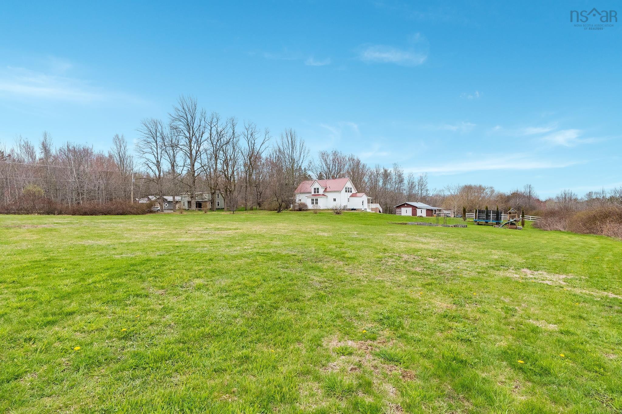 $470,000.00: 683 Messenger Road, Tremont