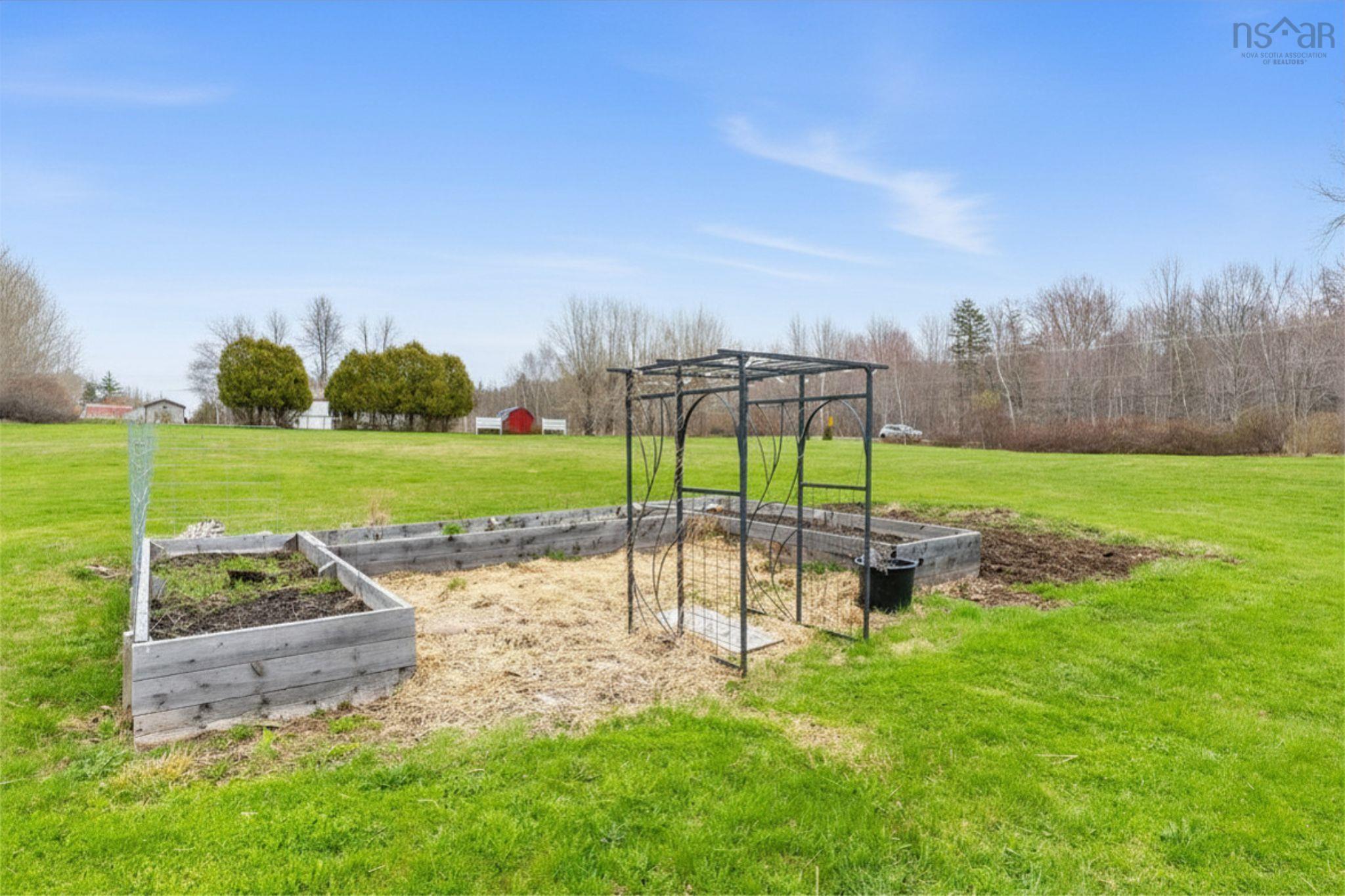 $455,500.00: 683 Messenger Road, Tremont