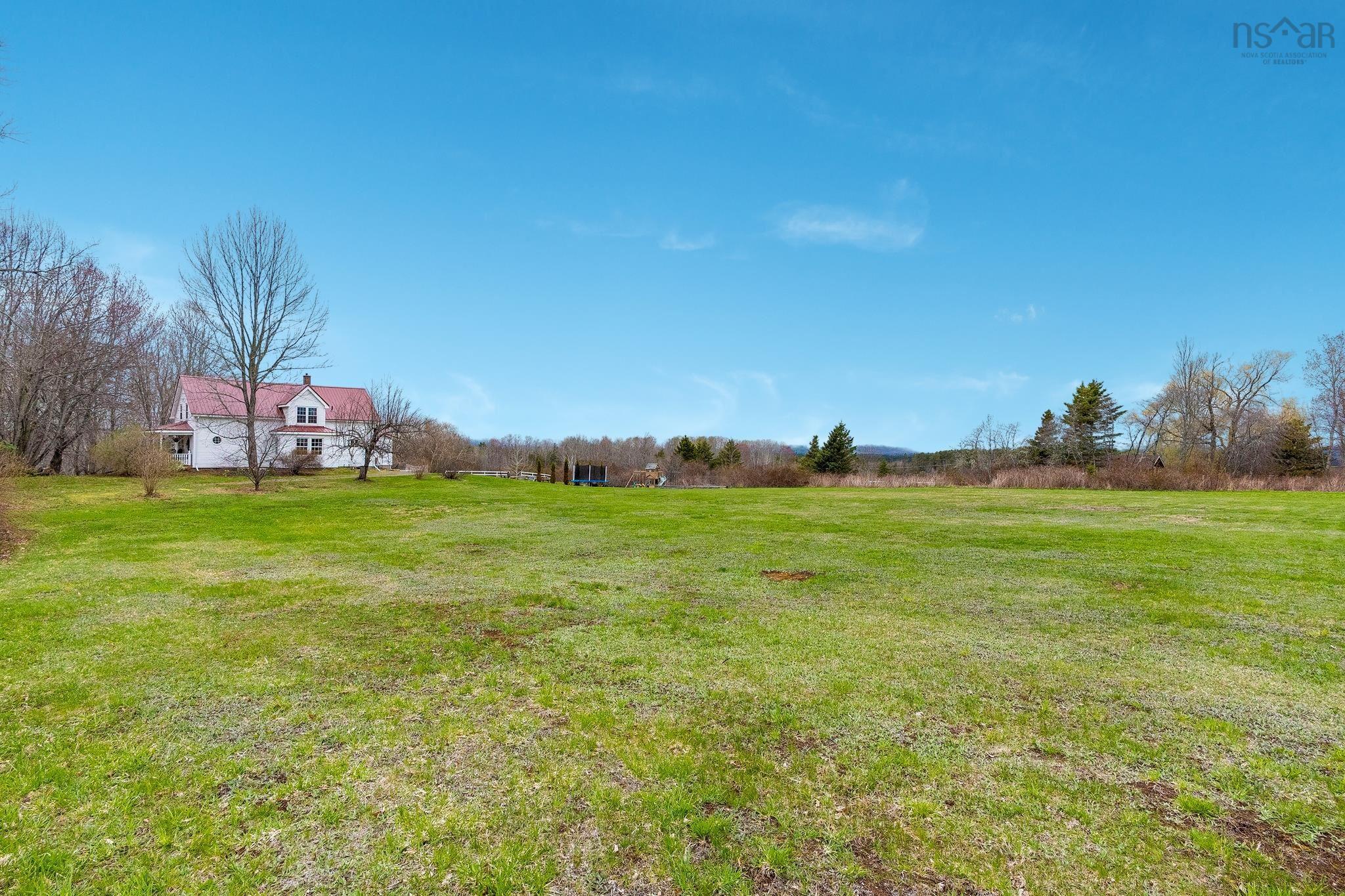 $470,000.00: 683 Messenger Road, Tremont