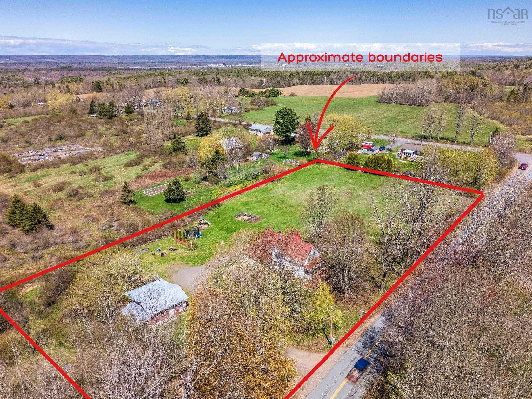 $455,500.00: 683 Messenger Road, Tremont