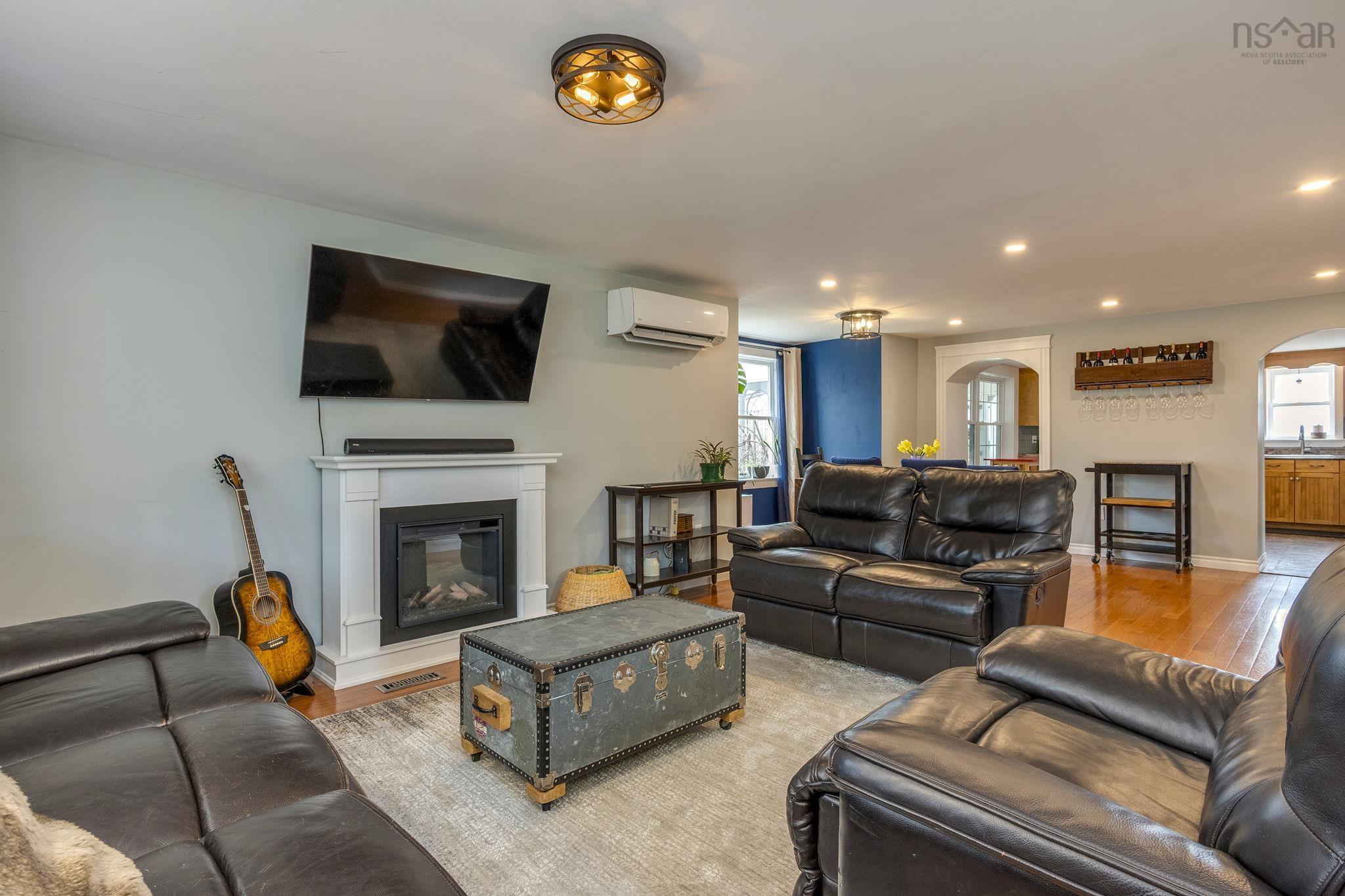 $470,000.00: 683 Messenger Road, Tremont