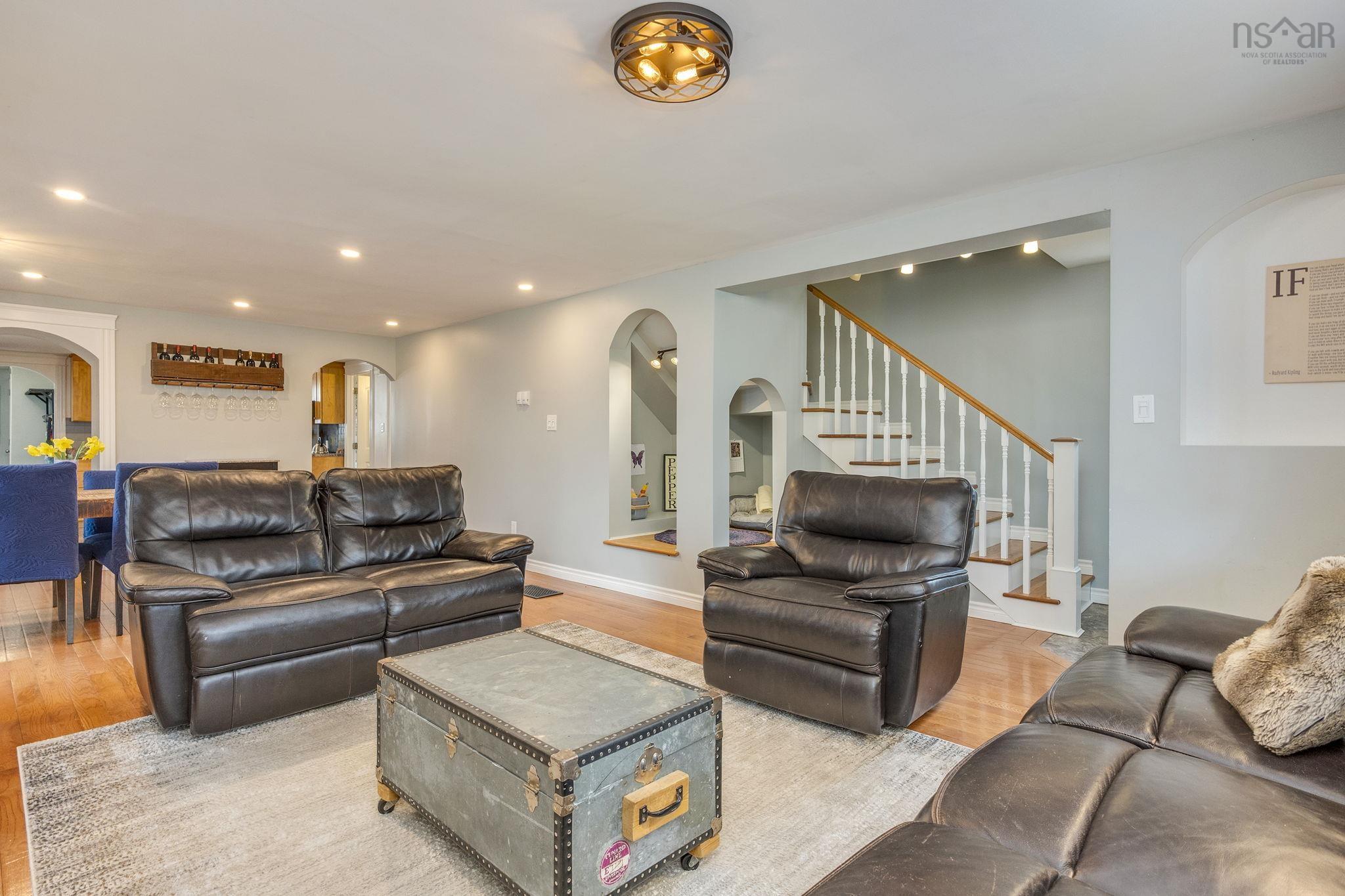 $470,000.00: 683 Messenger Road, Tremont