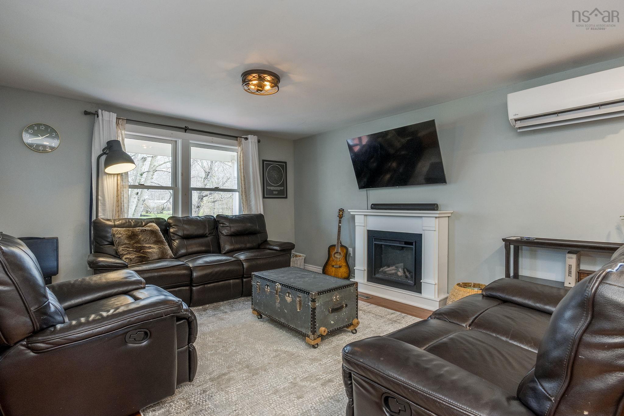 $470,000.00: 683 Messenger Road, Tremont