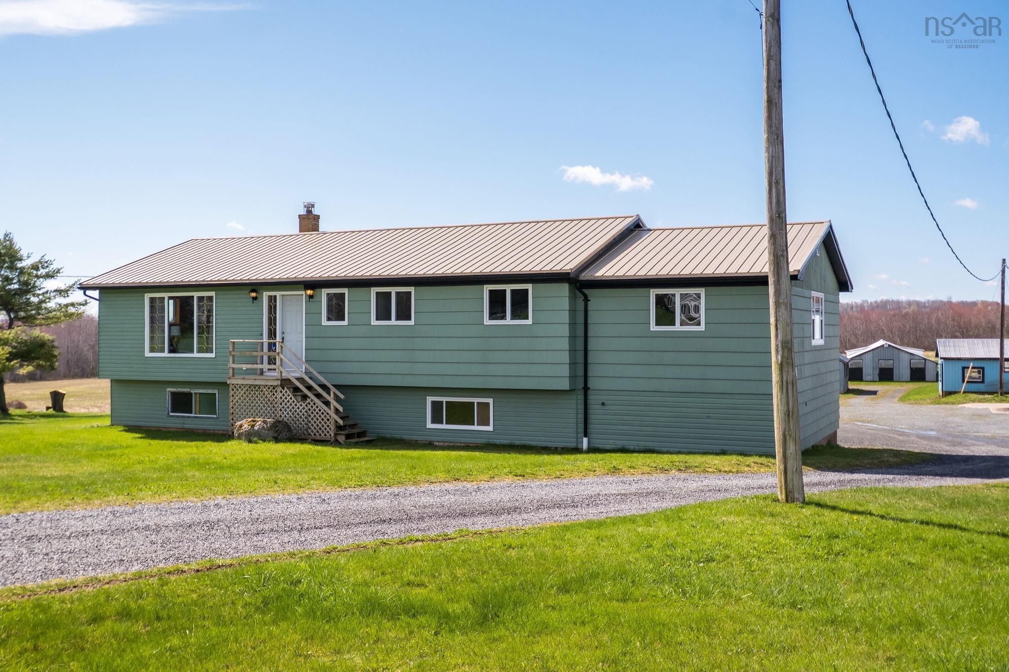 $524,900.00: 2849 Highway 215, Centre Burlington
