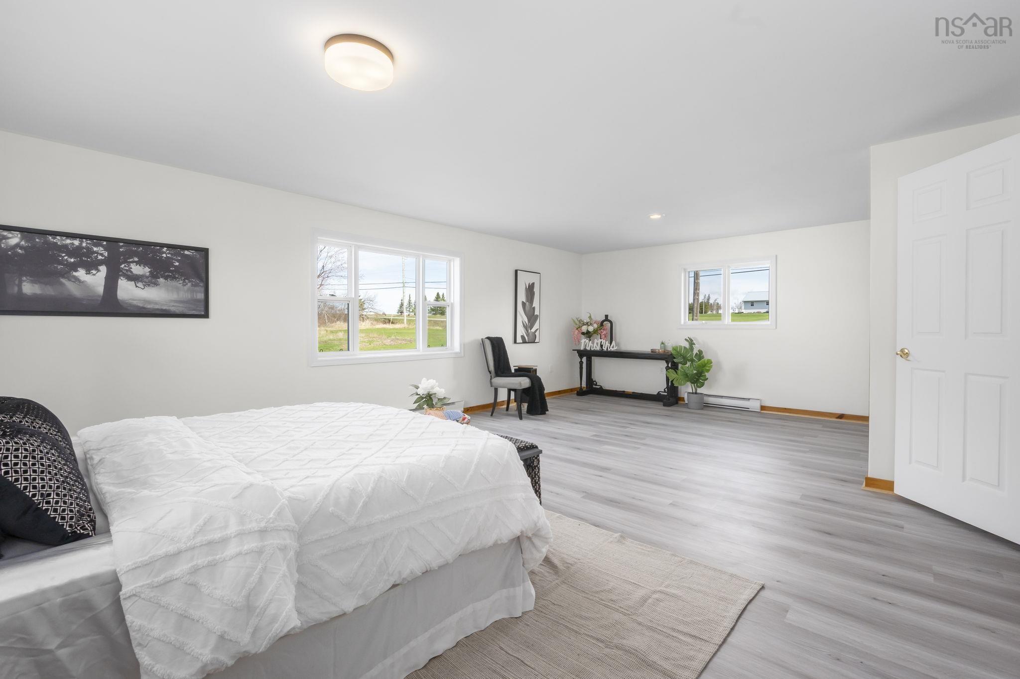 $524,900.00: 2849 Highway 215, Centre Burlington
