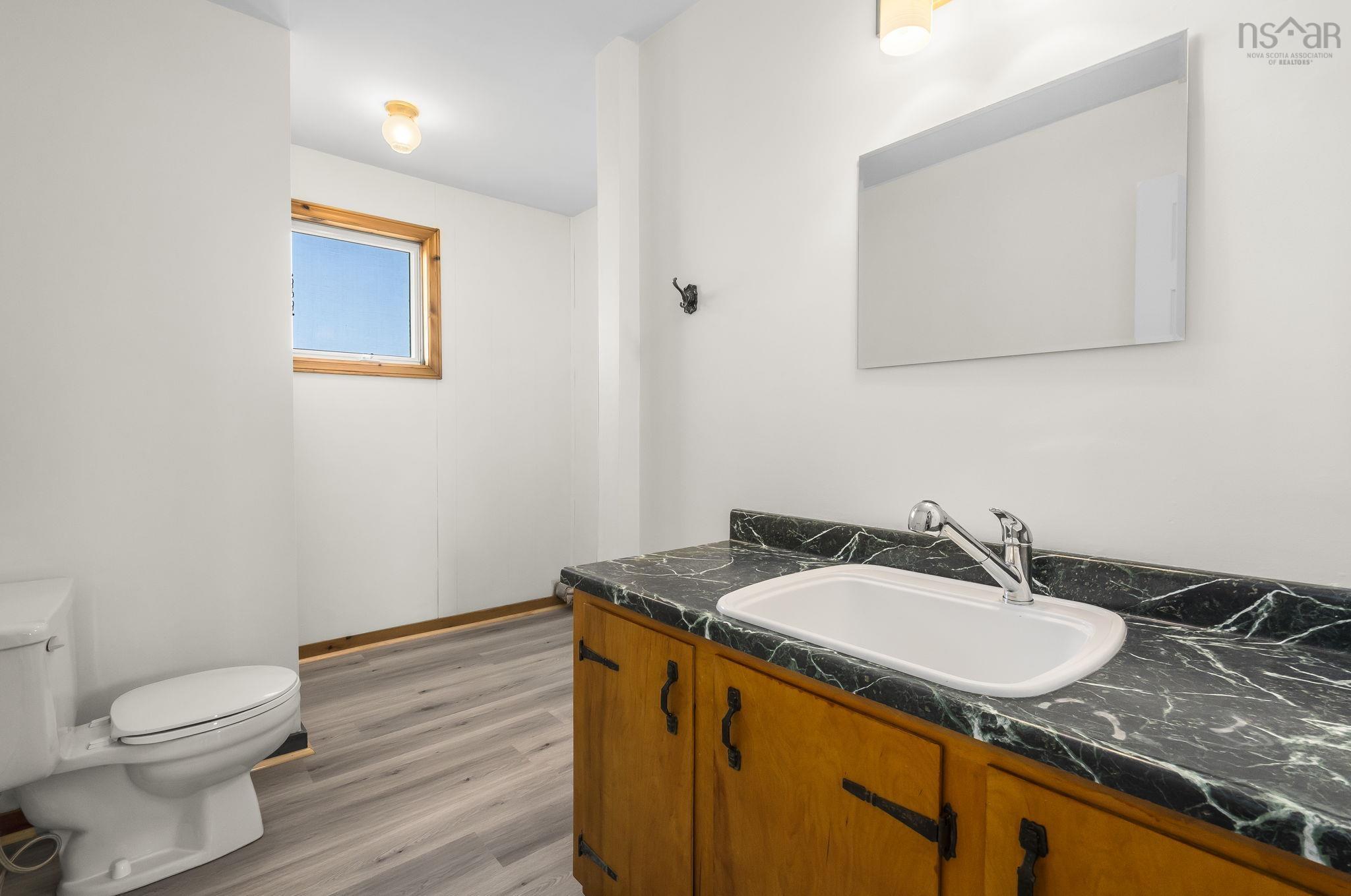 $524,900.00: 2849 Highway 215, Centre Burlington