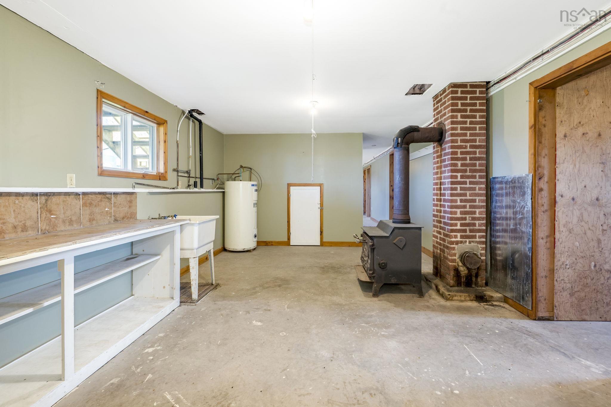 $524,900.00: 2849 Highway 215, Centre Burlington