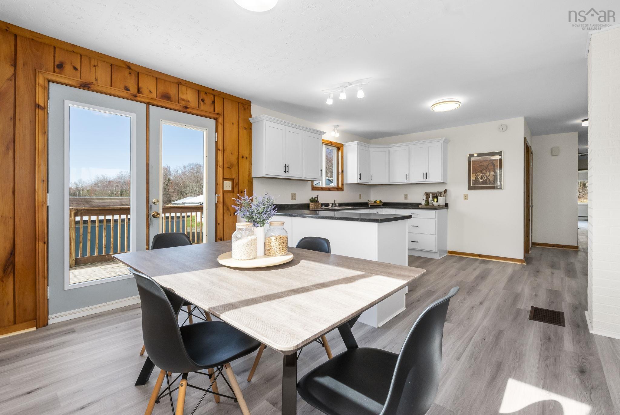 $524,900.00: 2849 Highway 215, Centre Burlington