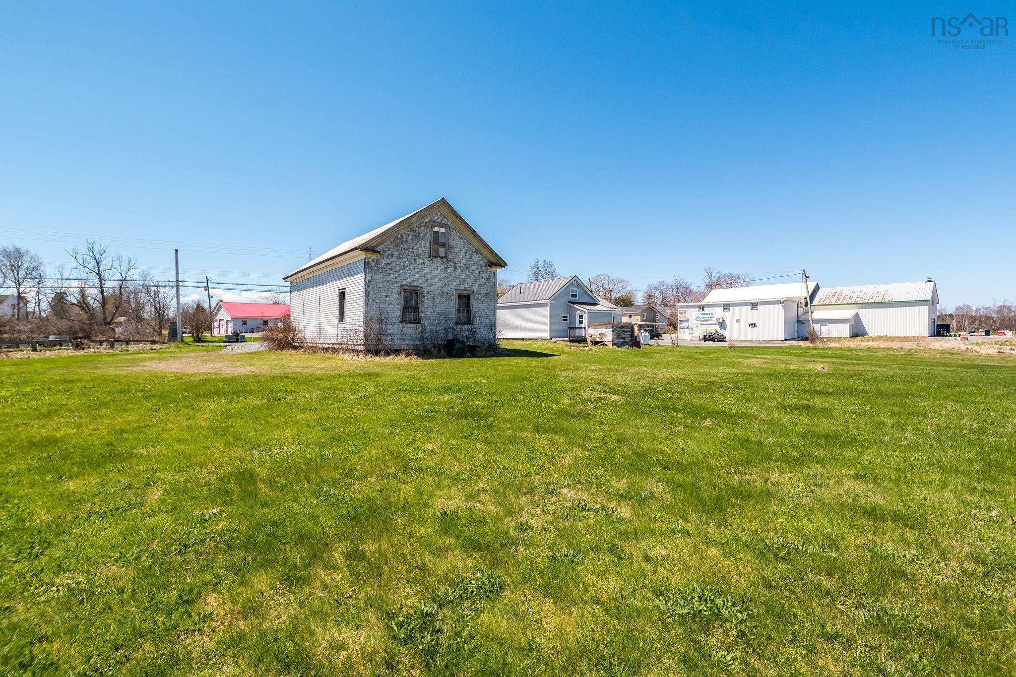 $219,900.00: 8803 Highway 215, Maitland