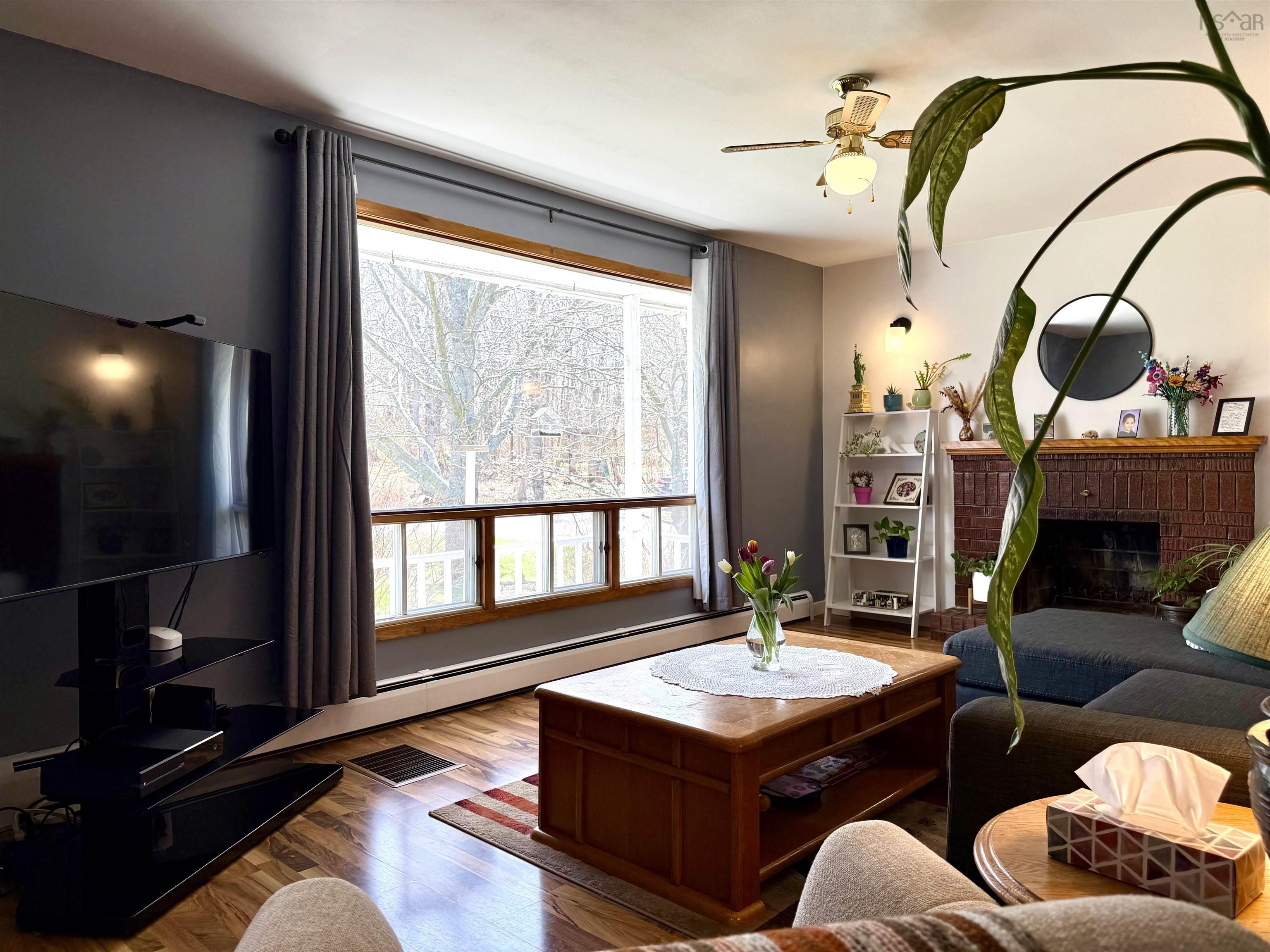 $319,900.00: 6 Durley Street, Amherst