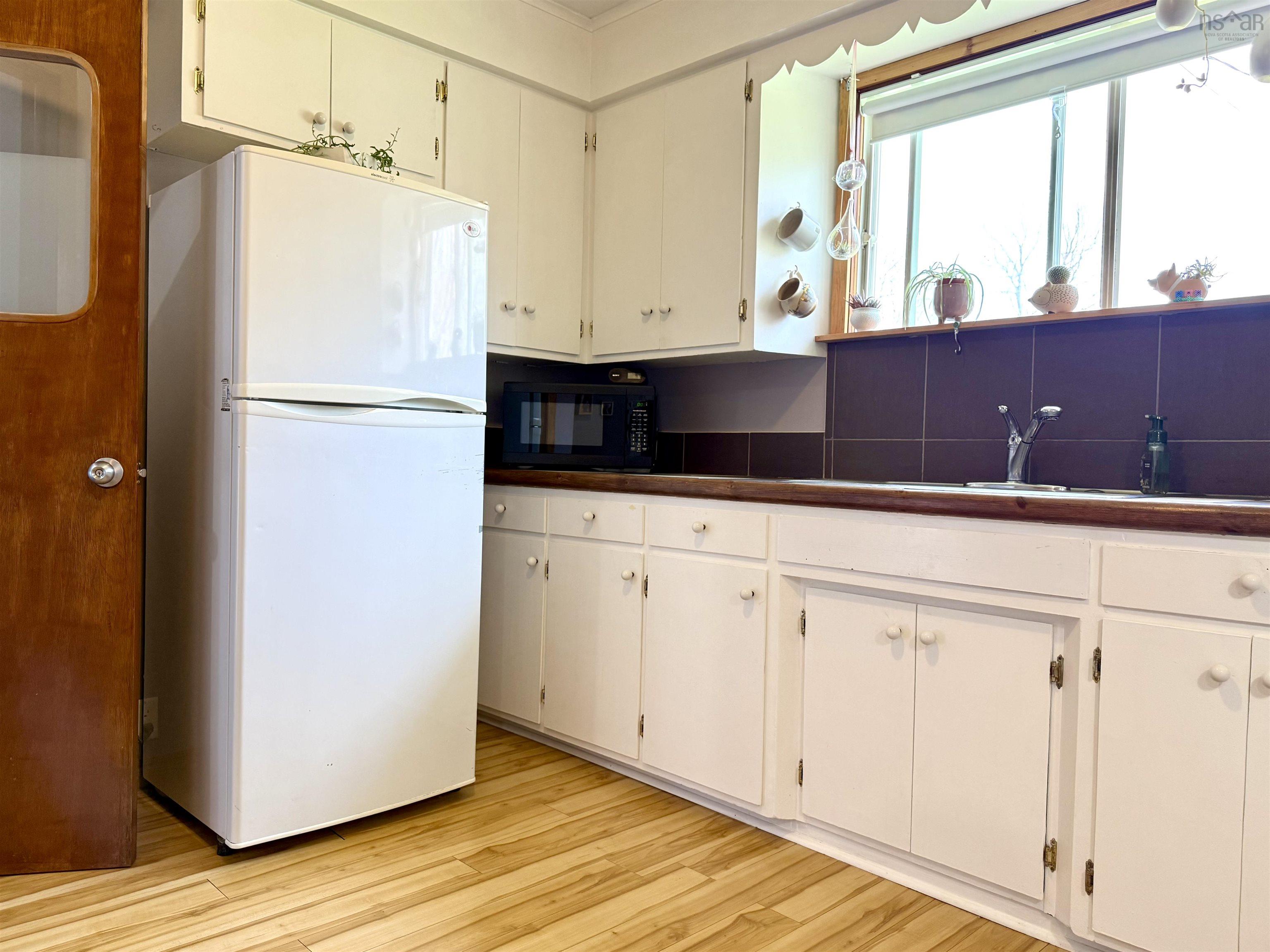 $319,900.00: 6 Durley Street, Amherst