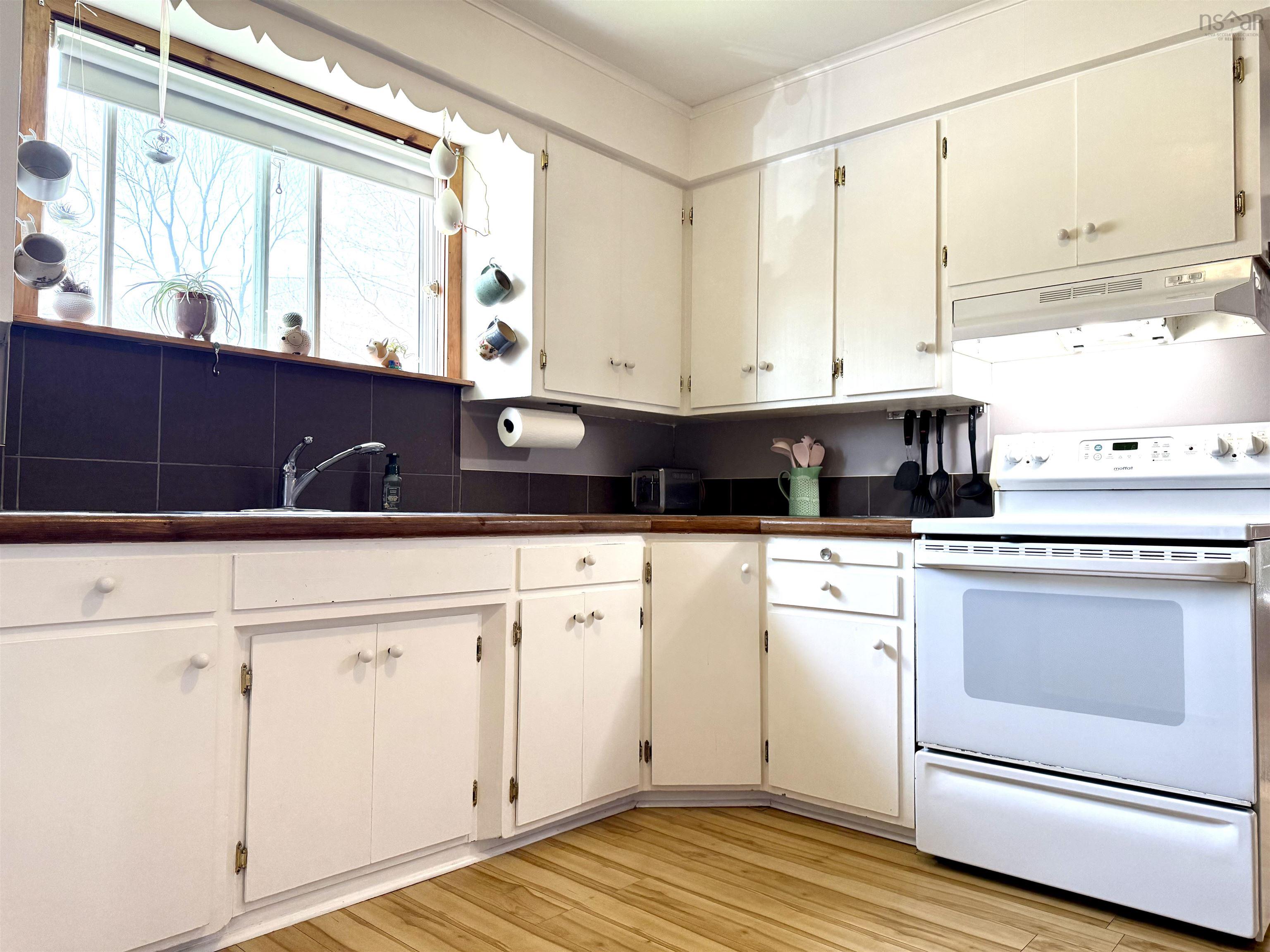 $319,900.00: 6 Durley Street, Amherst