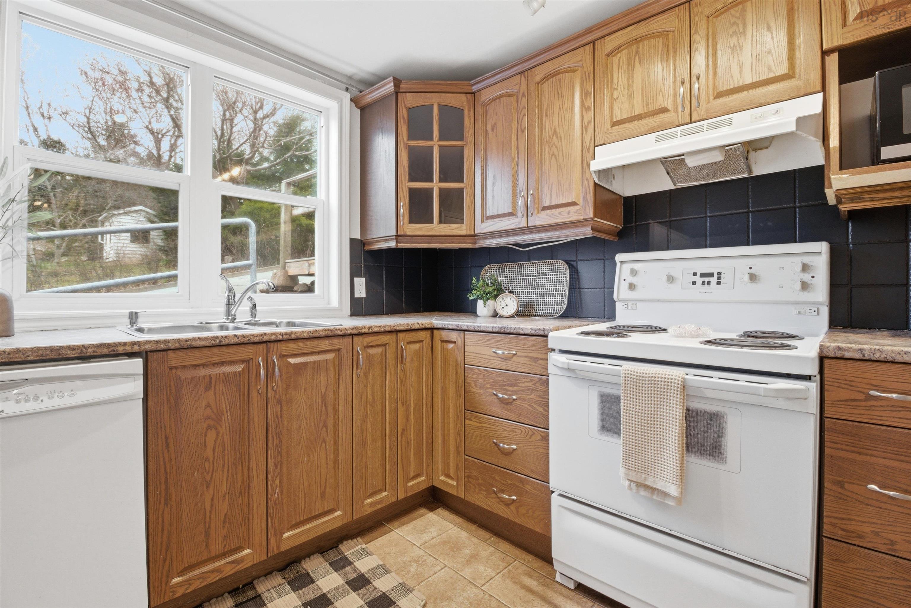 9 Maplewood Drive, Halifax, NS (MLS 202610034)