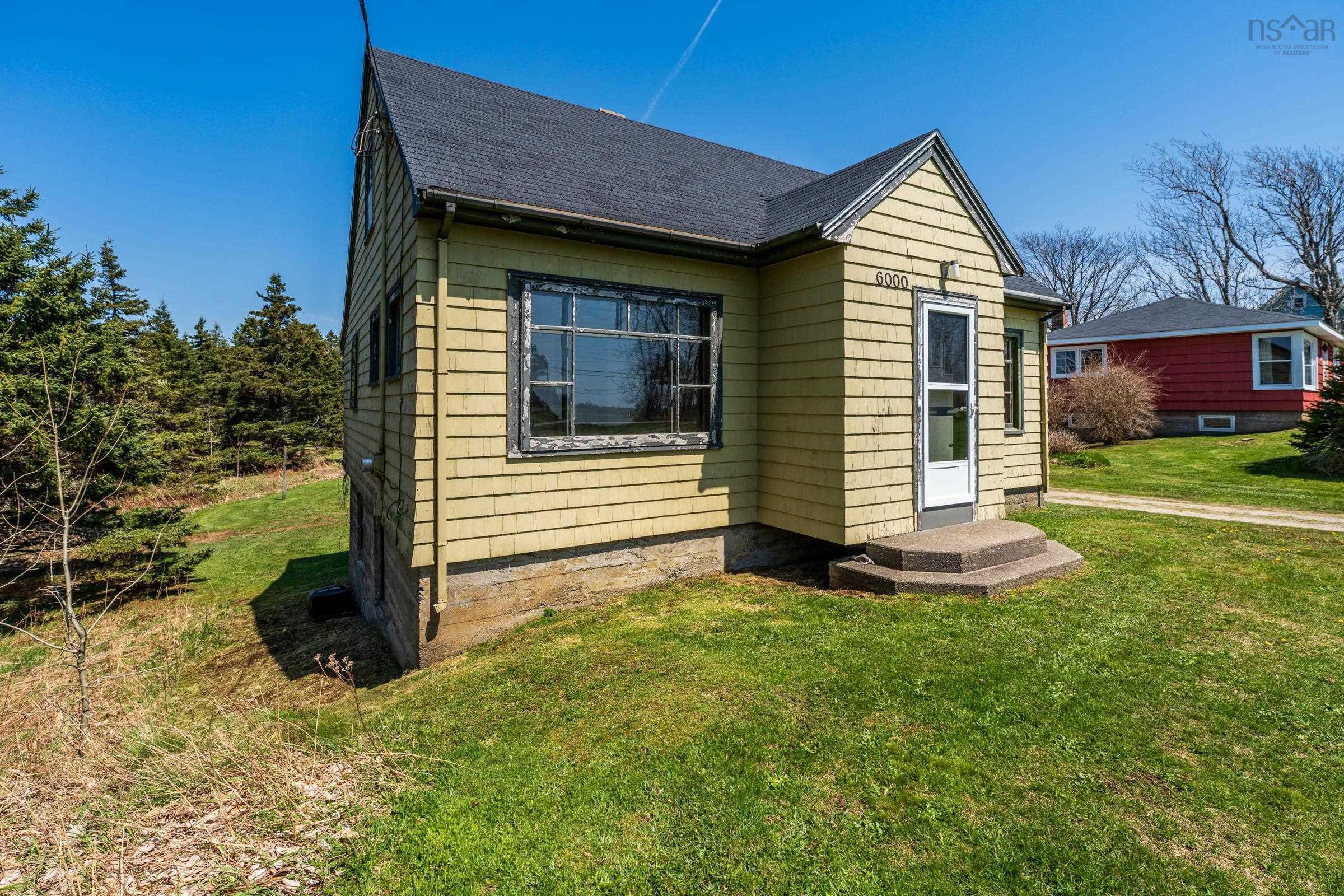 $215,000.00: 6000 Highway 1, Mavillette
