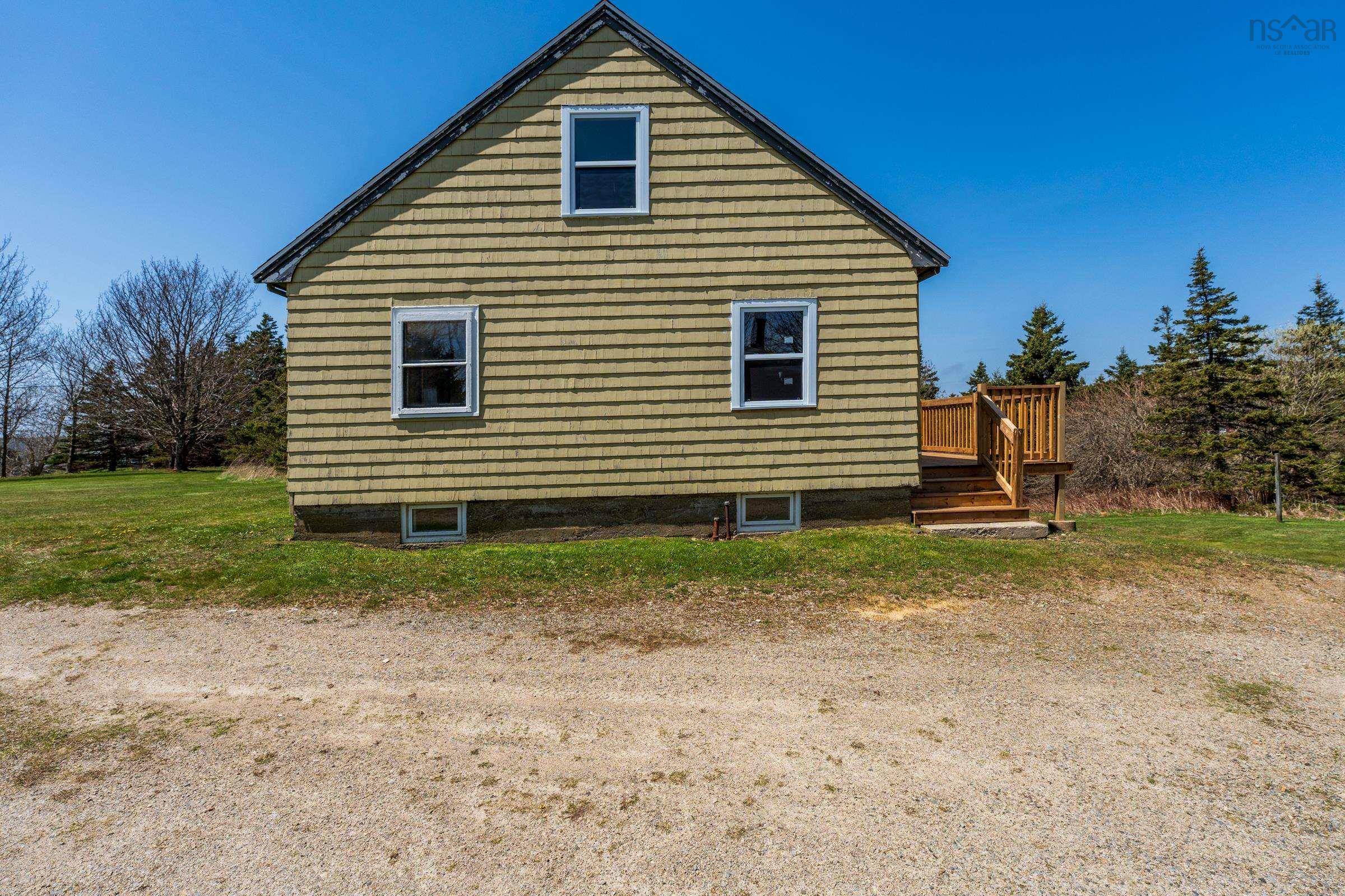 $215,000.00: 6000 Highway 1, Mavillette