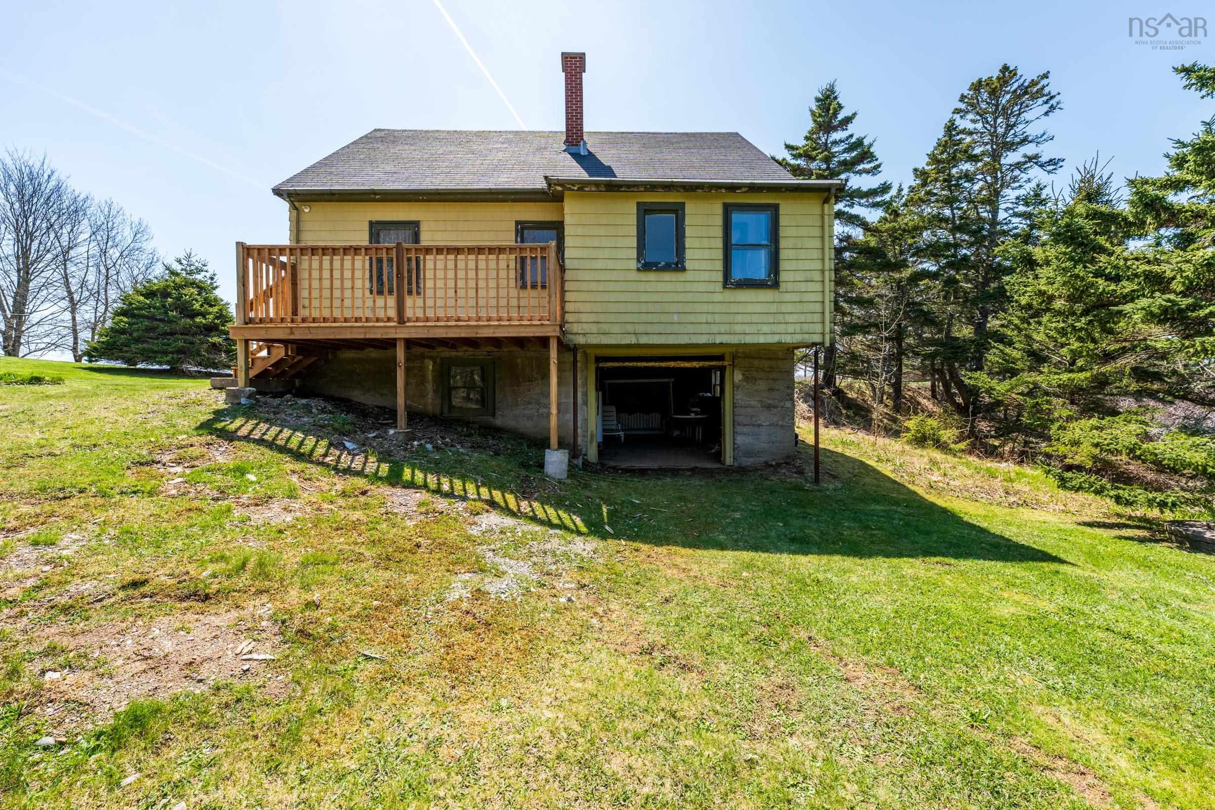 $215,000.00: 6000 Highway 1, Mavillette