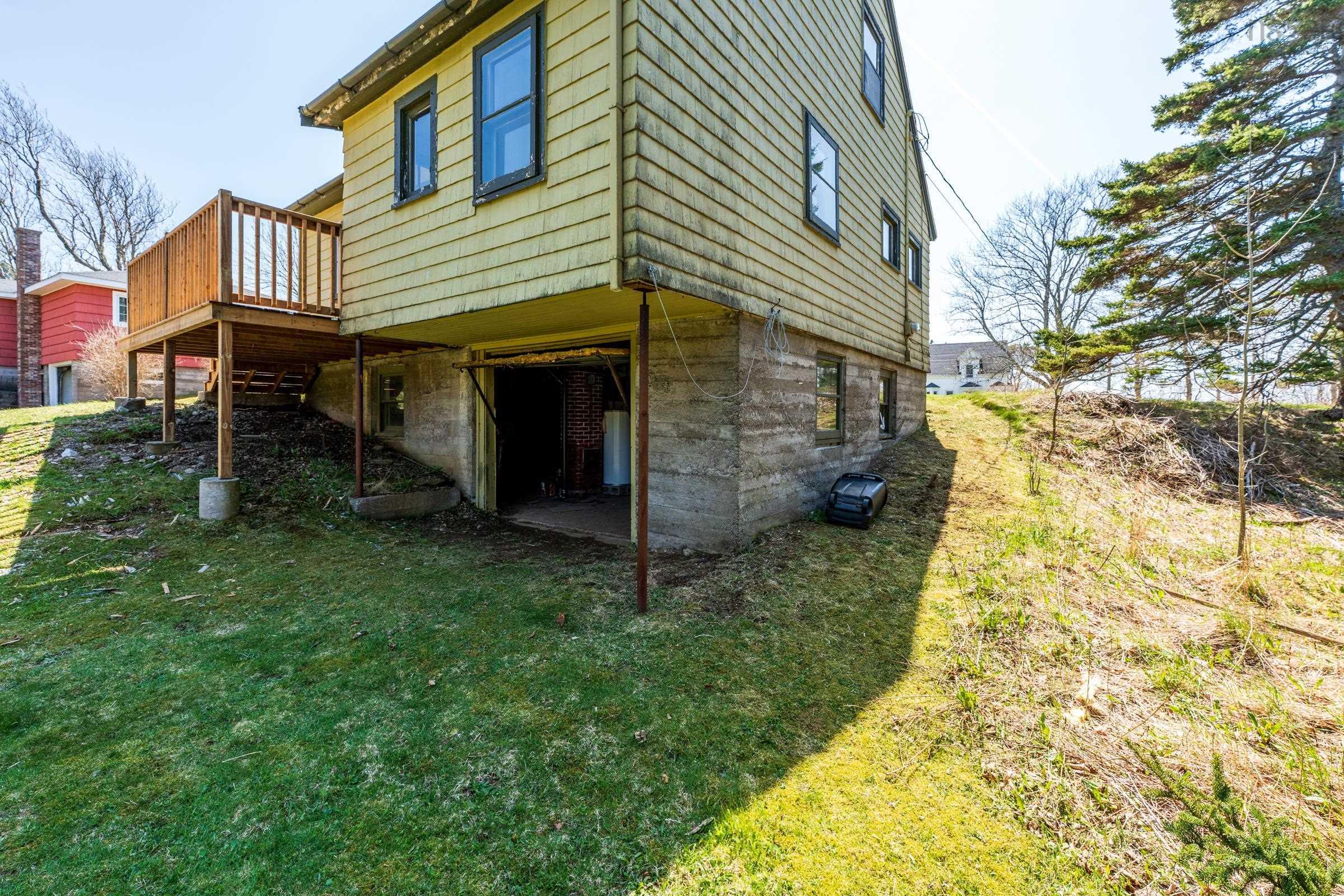 $215,000.00: 6000 Highway 1, Mavillette