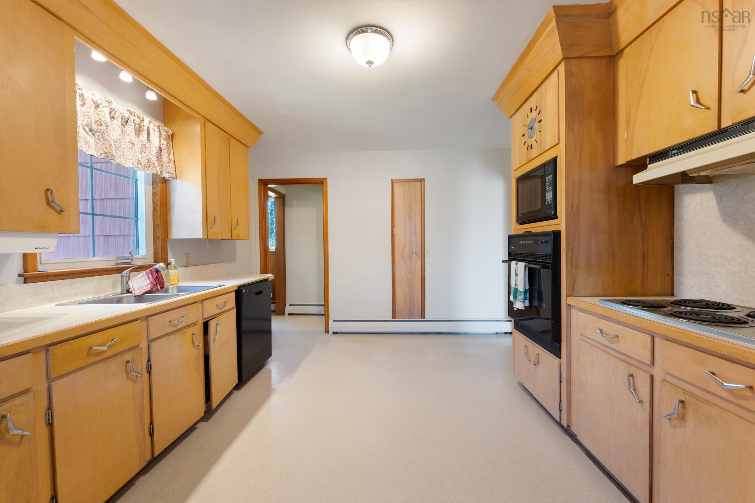 $279,000.00: 5996 Highway 1, Mavillette