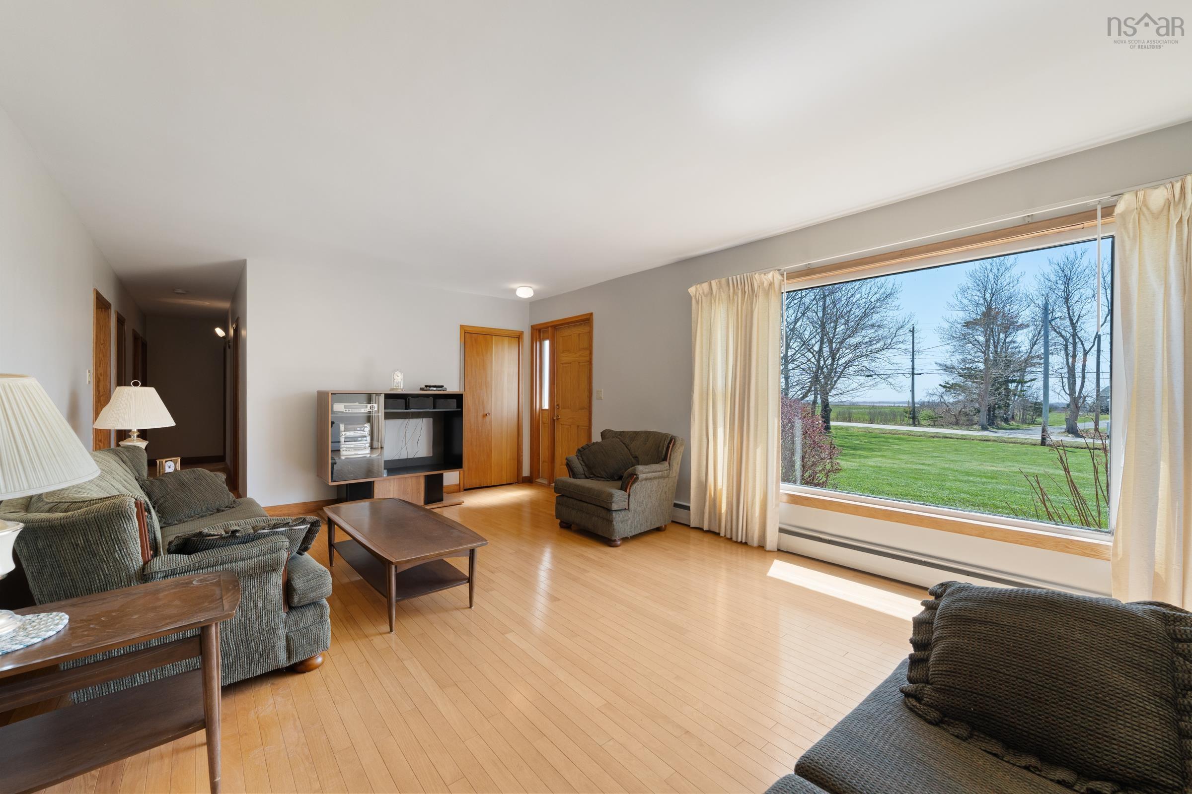 $279,000.00: 5996 Highway 1, Mavillette
