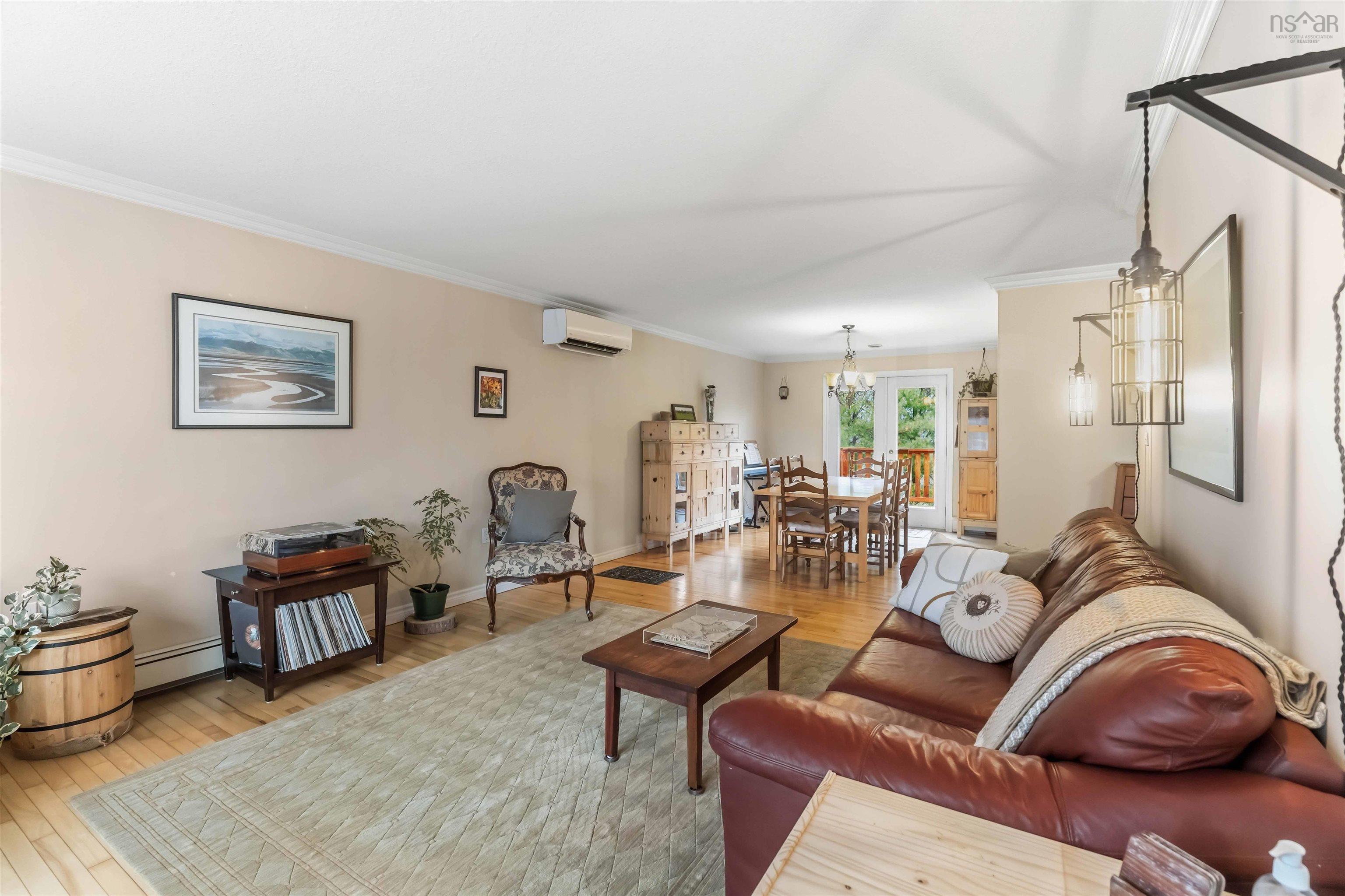$535,000.00: 1841 Acadia Drive, Kingston