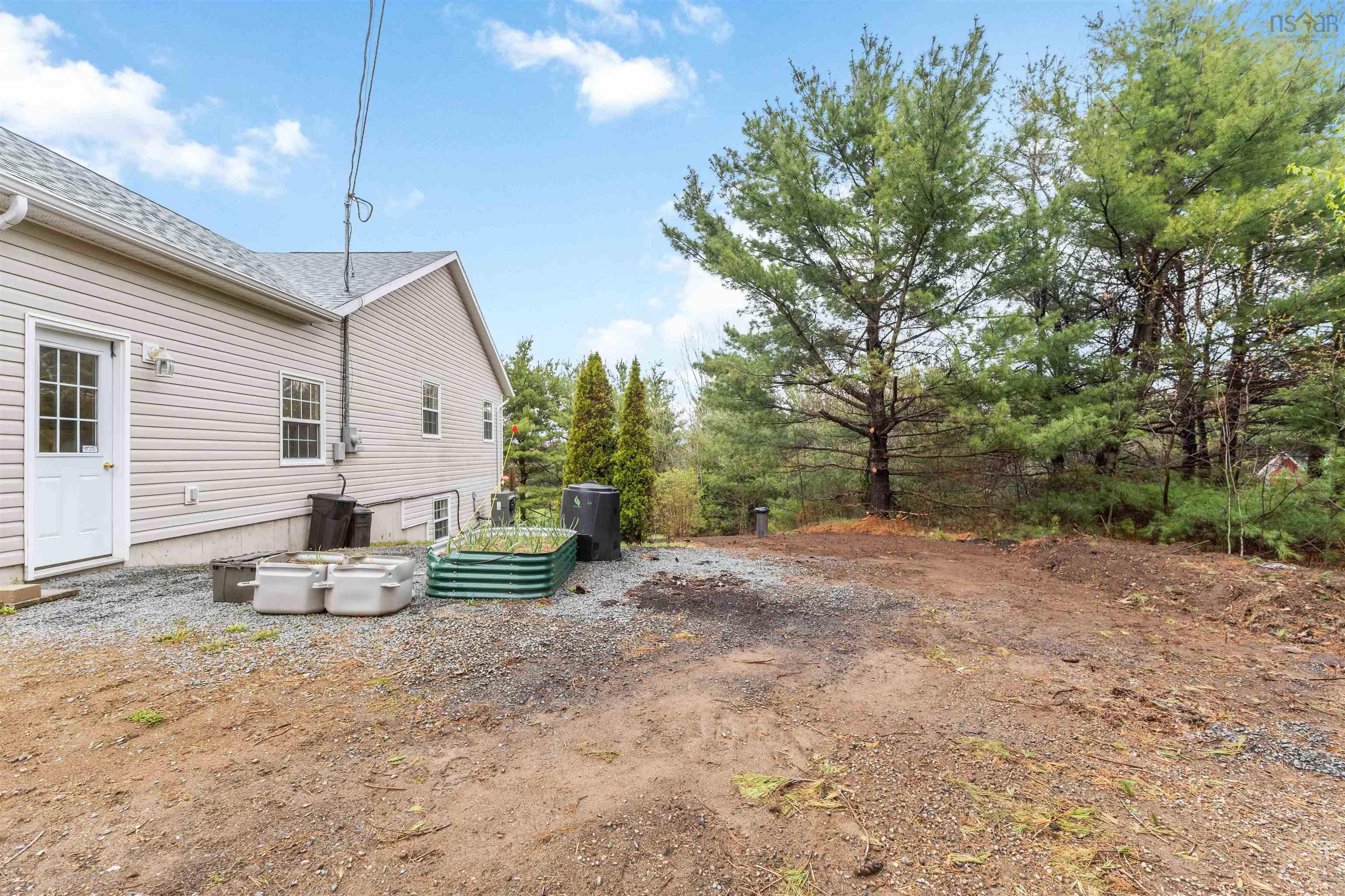 $535,000.00: 1841 Acadia Drive, Kingston