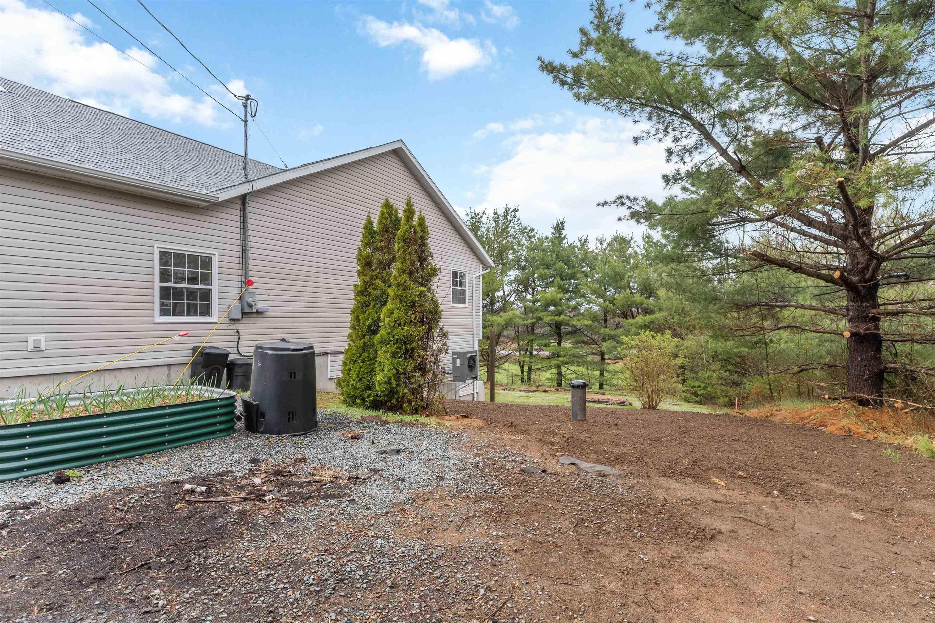 $535,000.00: 1841 Acadia Drive, Kingston