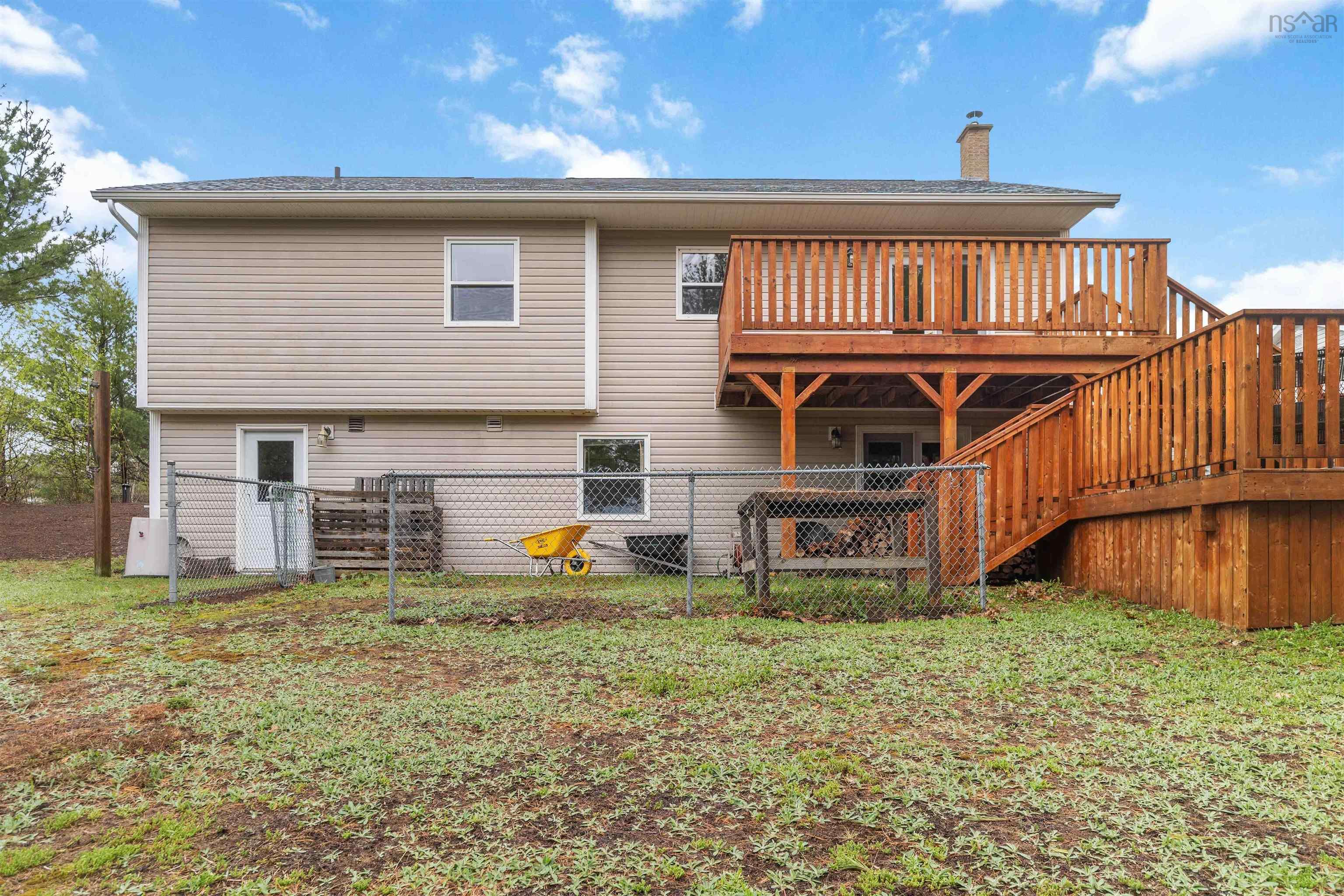 $535,000.00: 1841 Acadia Drive, Kingston