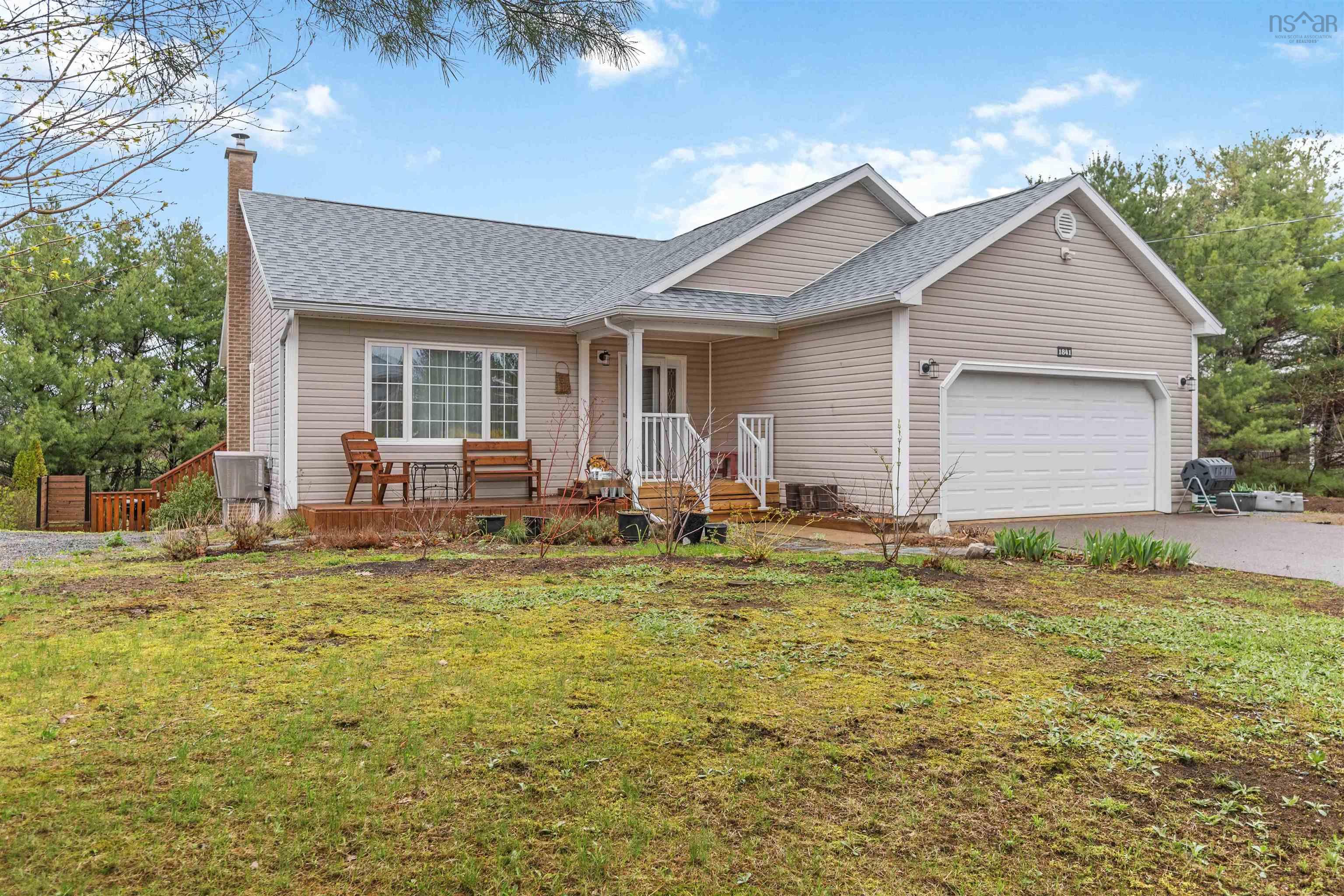$535,000.00: 1841 Acadia Drive, Kingston