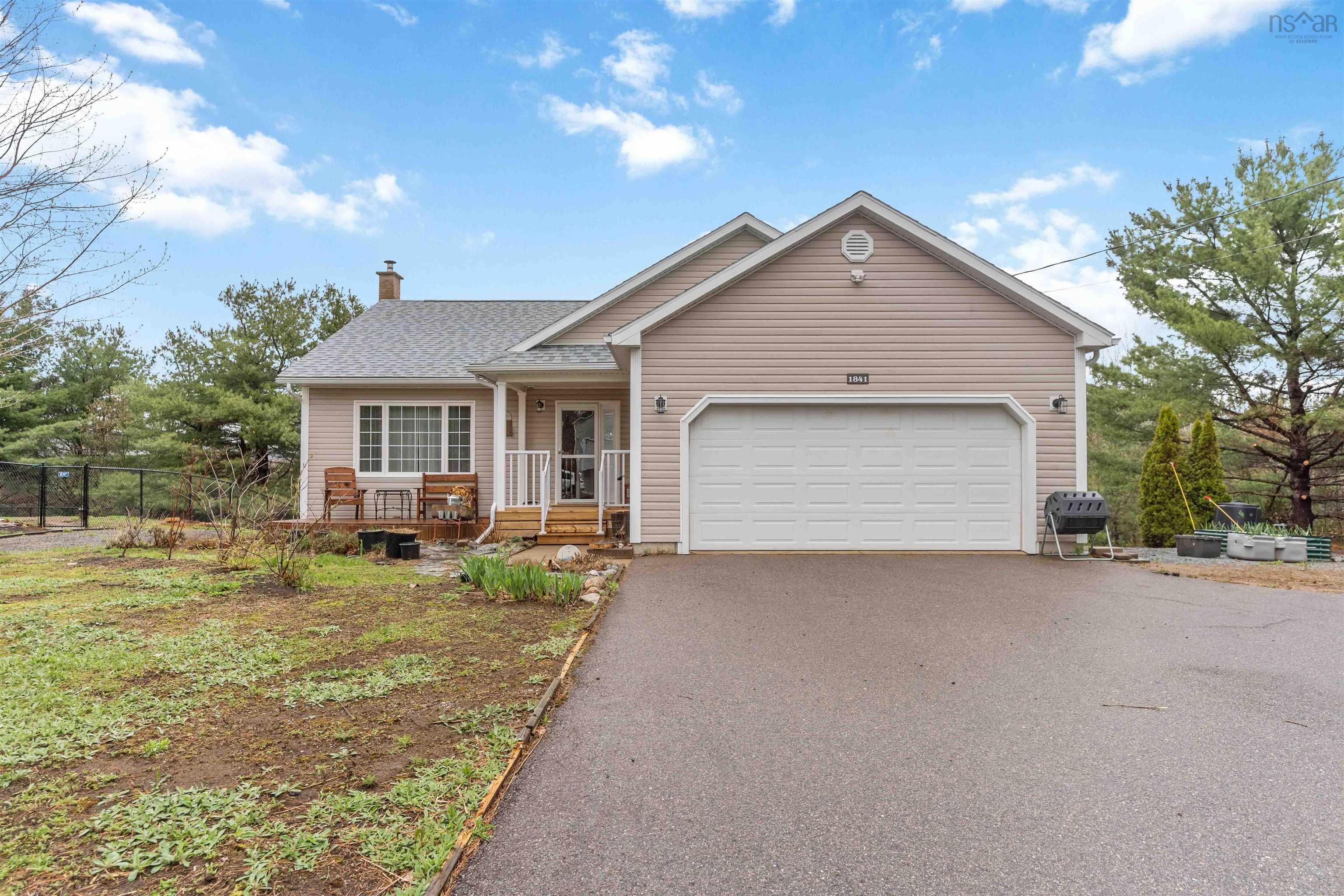 $535,000.00: 1841 Acadia Drive, Kingston