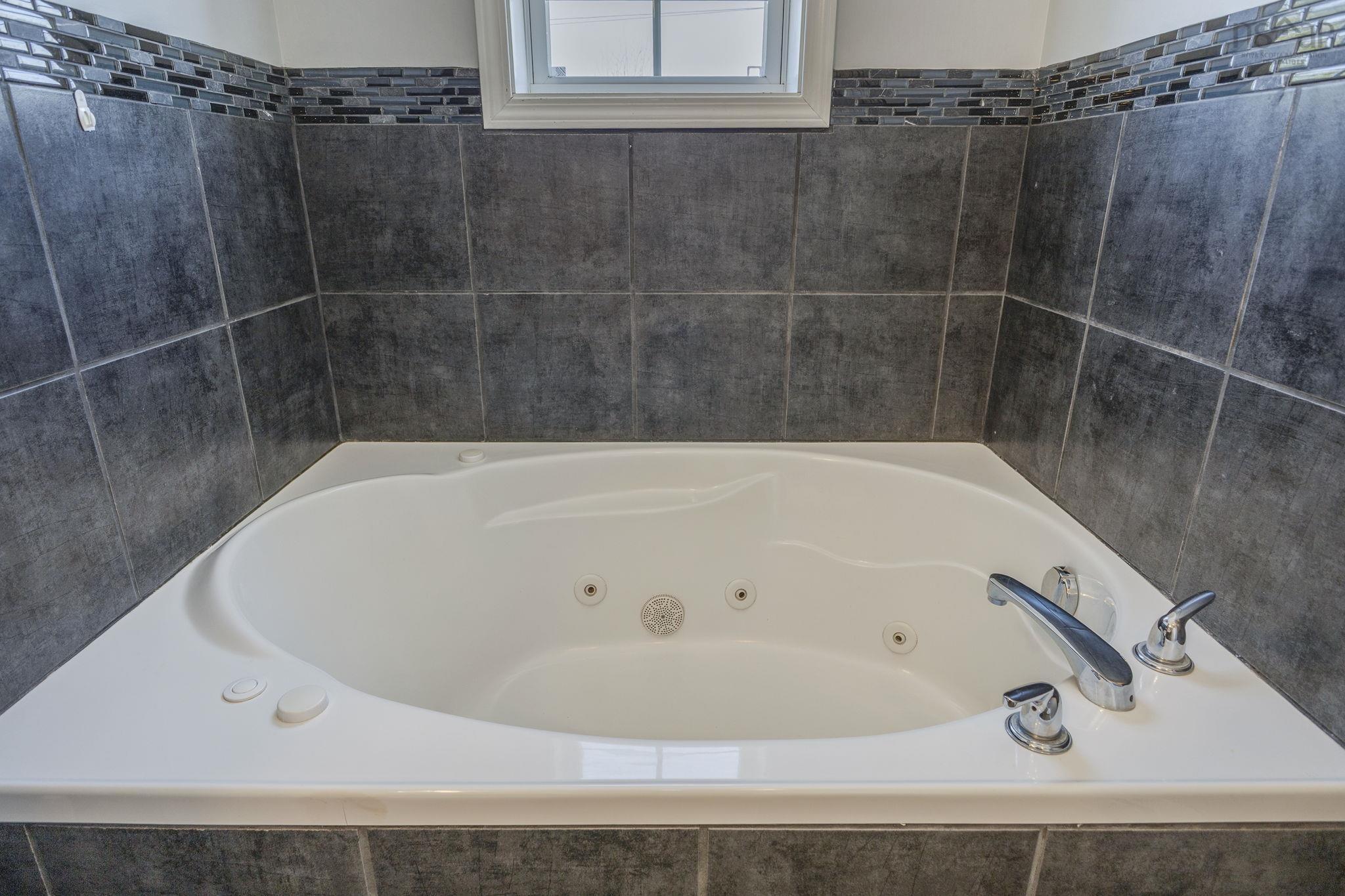 $384,950.00: 18 Chisholm Rd Road, Debert