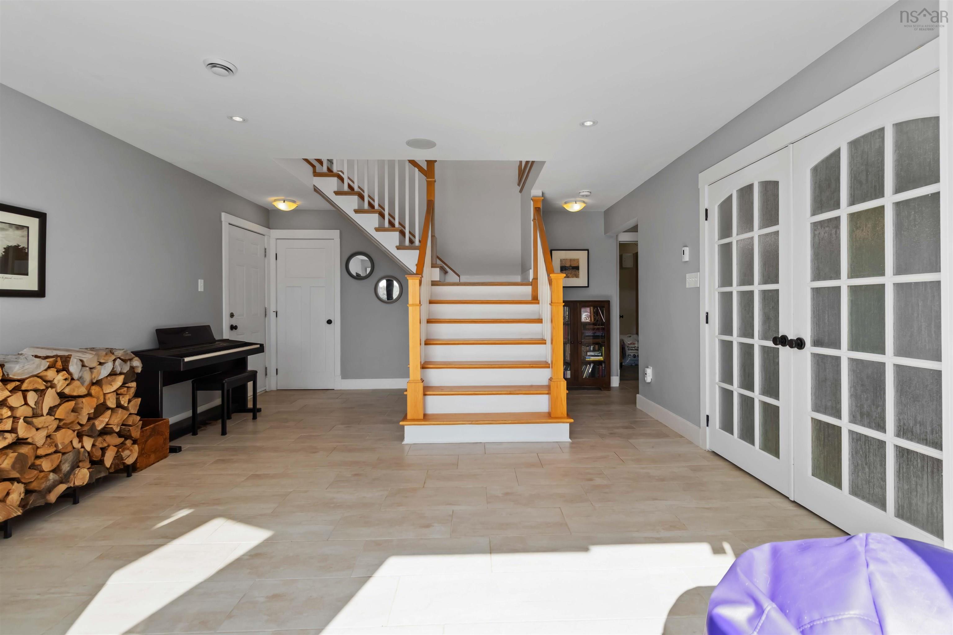 $749,000.00: 110 Oakridge Road, Mill Road