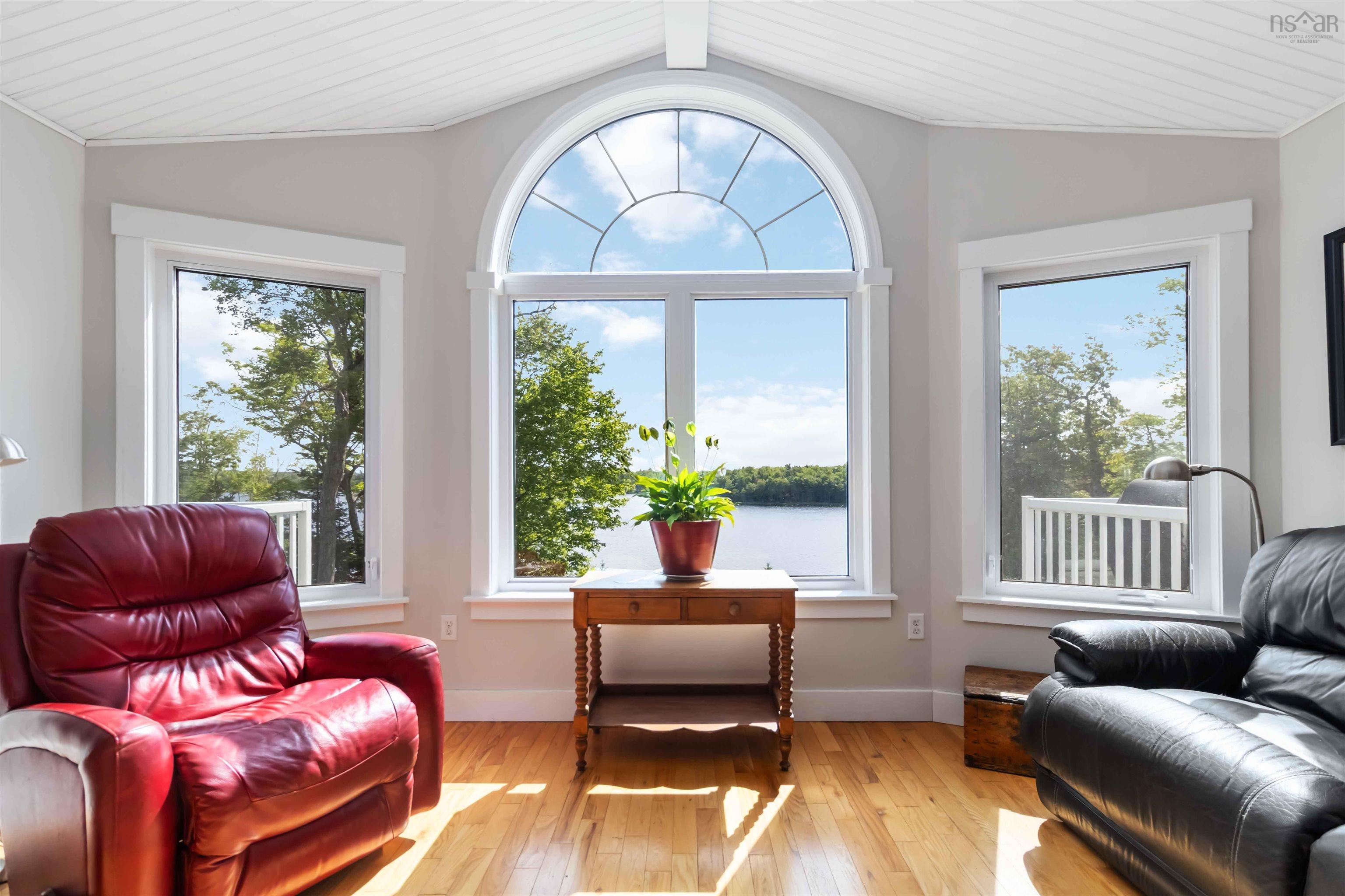 $749,000.00: 110 Oakridge Road, Mill Road