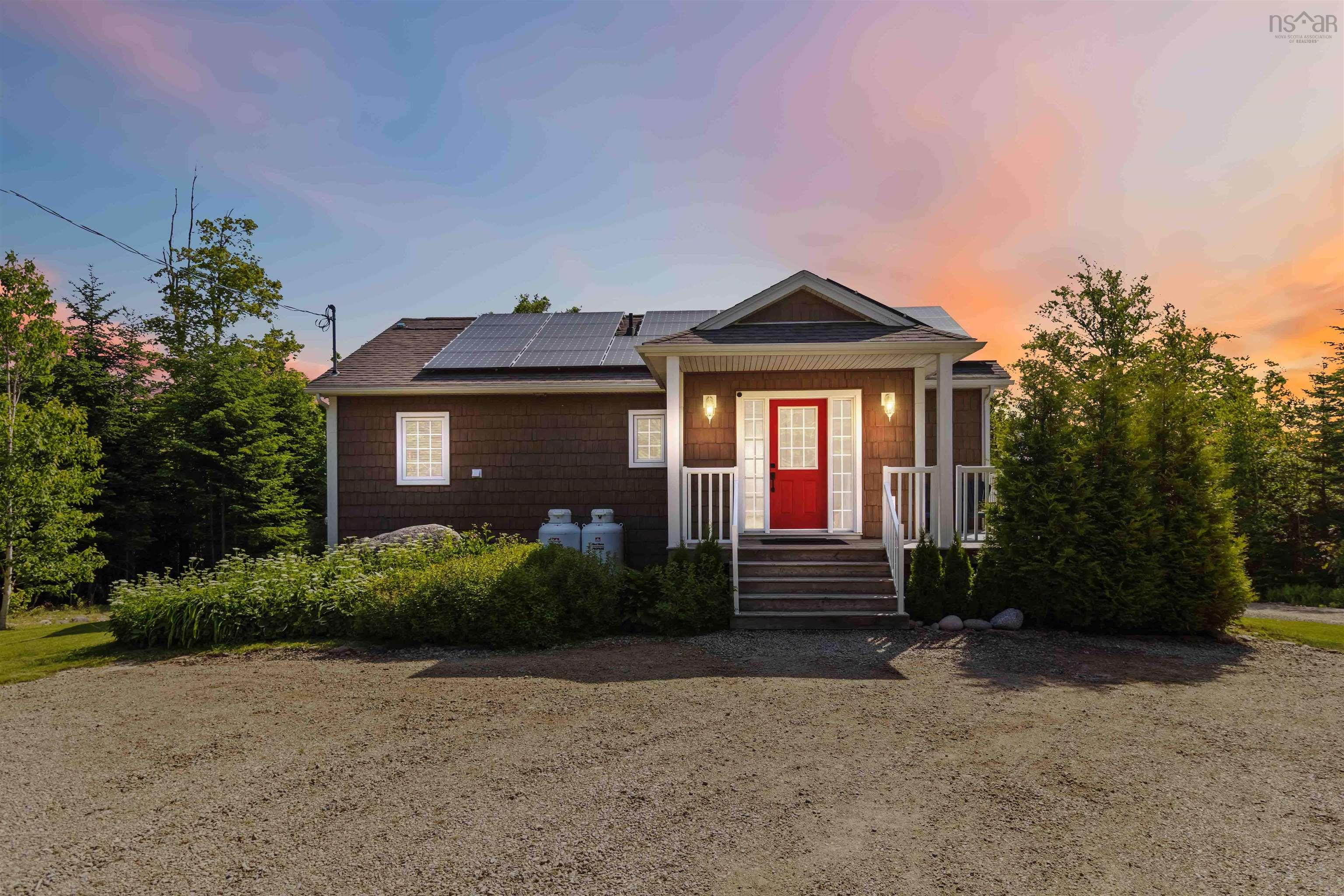 $749,000.00: 110 Oakridge Road, Mill Road