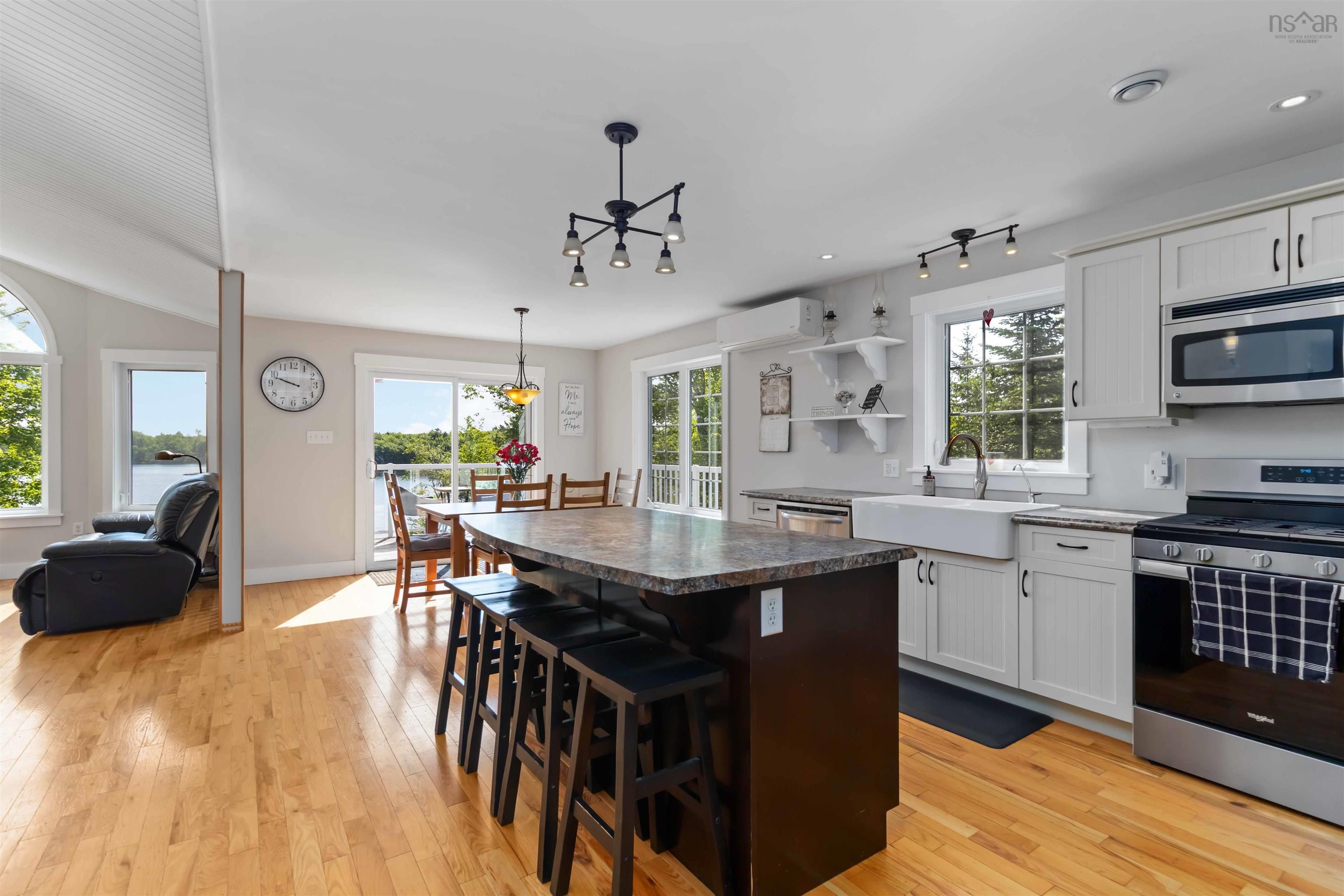 $749,000.00: 110 Oakridge Road, Mill Road