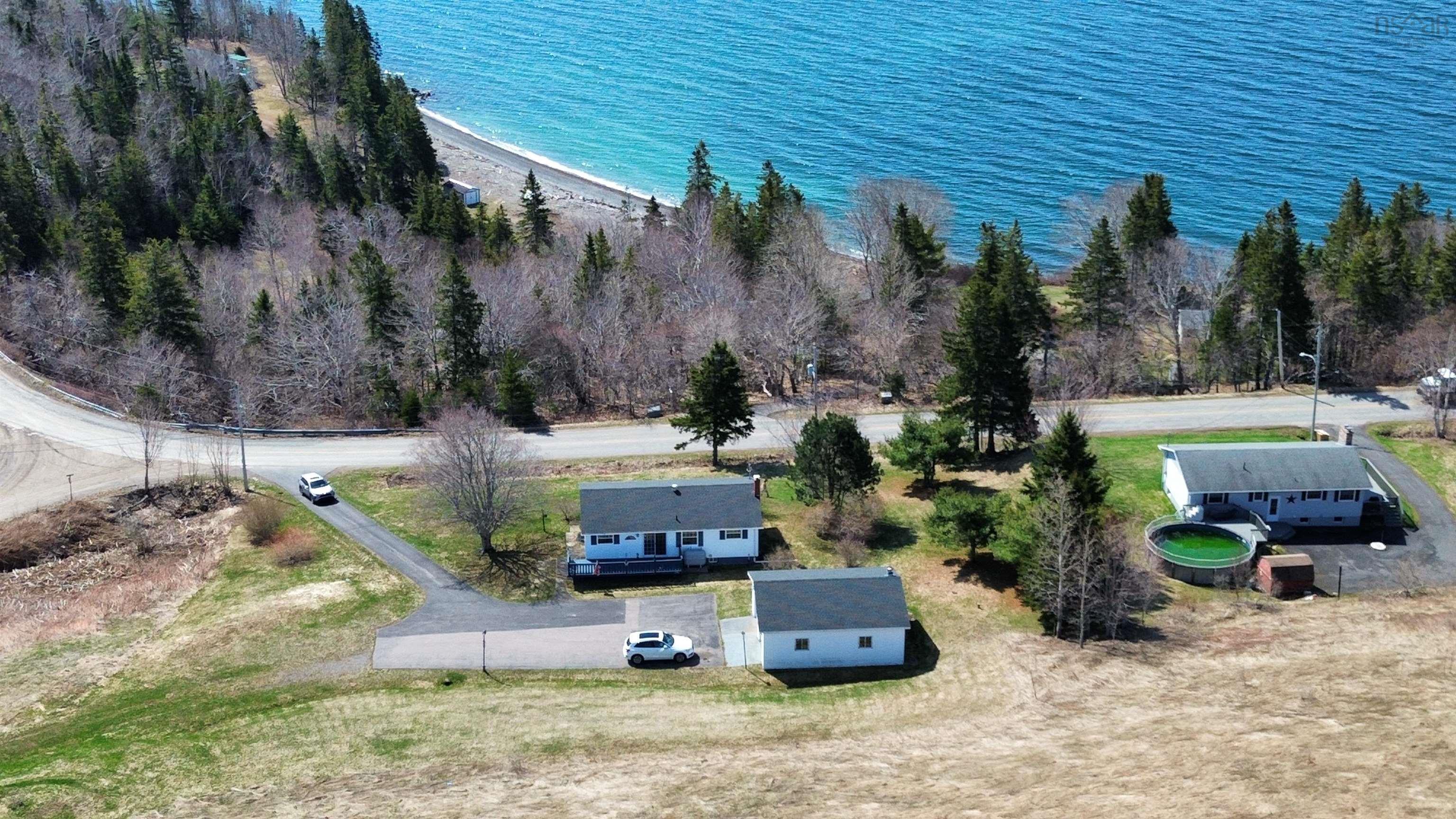$329,900.00: 1584 Hillside Boularderie Road, Hillside Boularderie