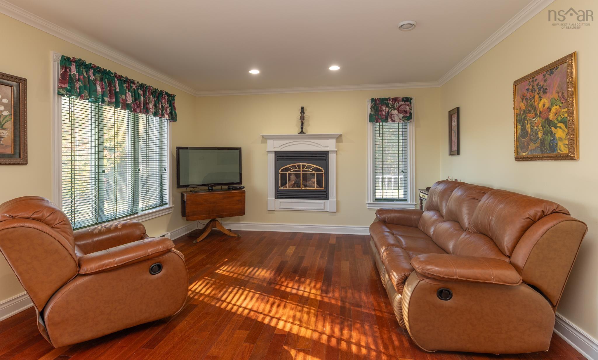 $739,000.00: 12 Homecrest Terrace, Pleasant Valley
