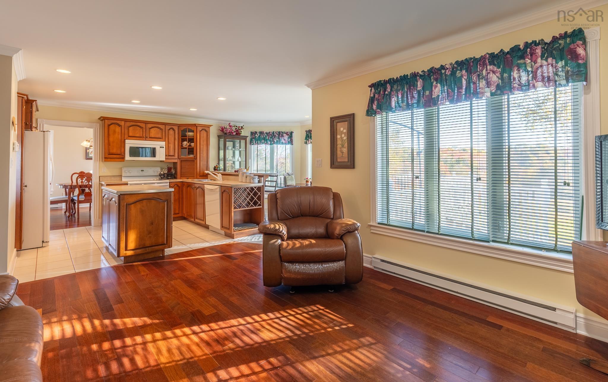 $739,000.00: 12 Homecrest Terrace, Pleasant Valley