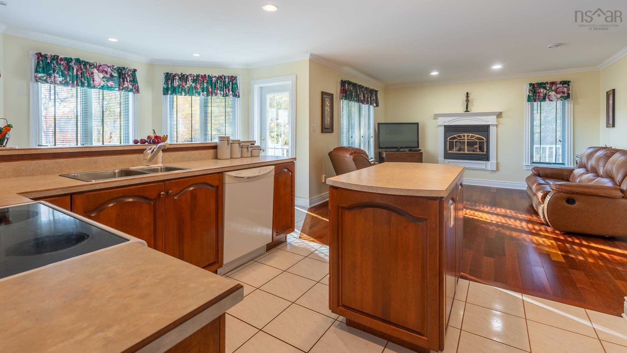 $739,000.00: 12 Homecrest Terrace, Pleasant Valley