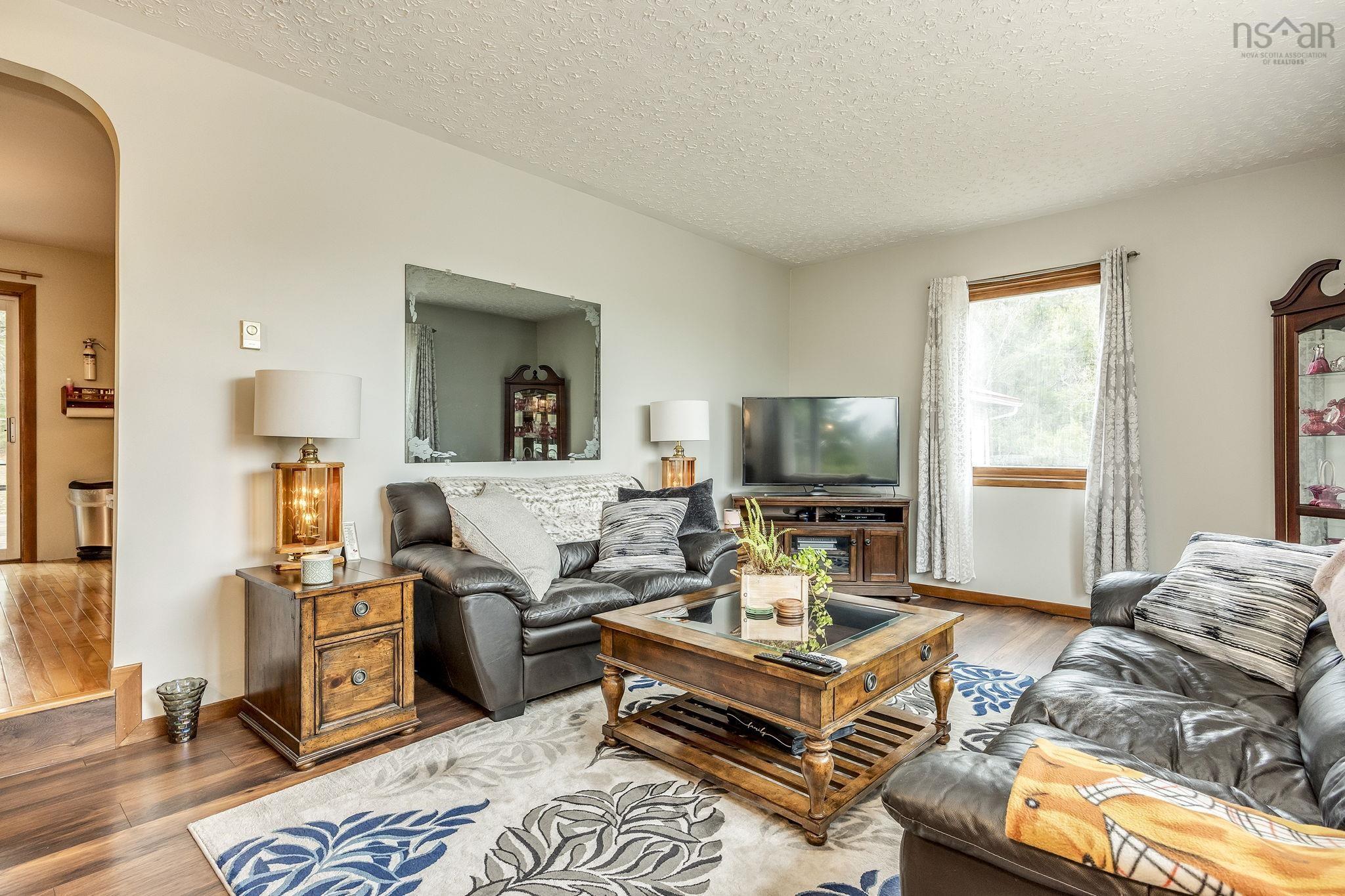 $474,900.00: 1353 Highway 1, East Kingston