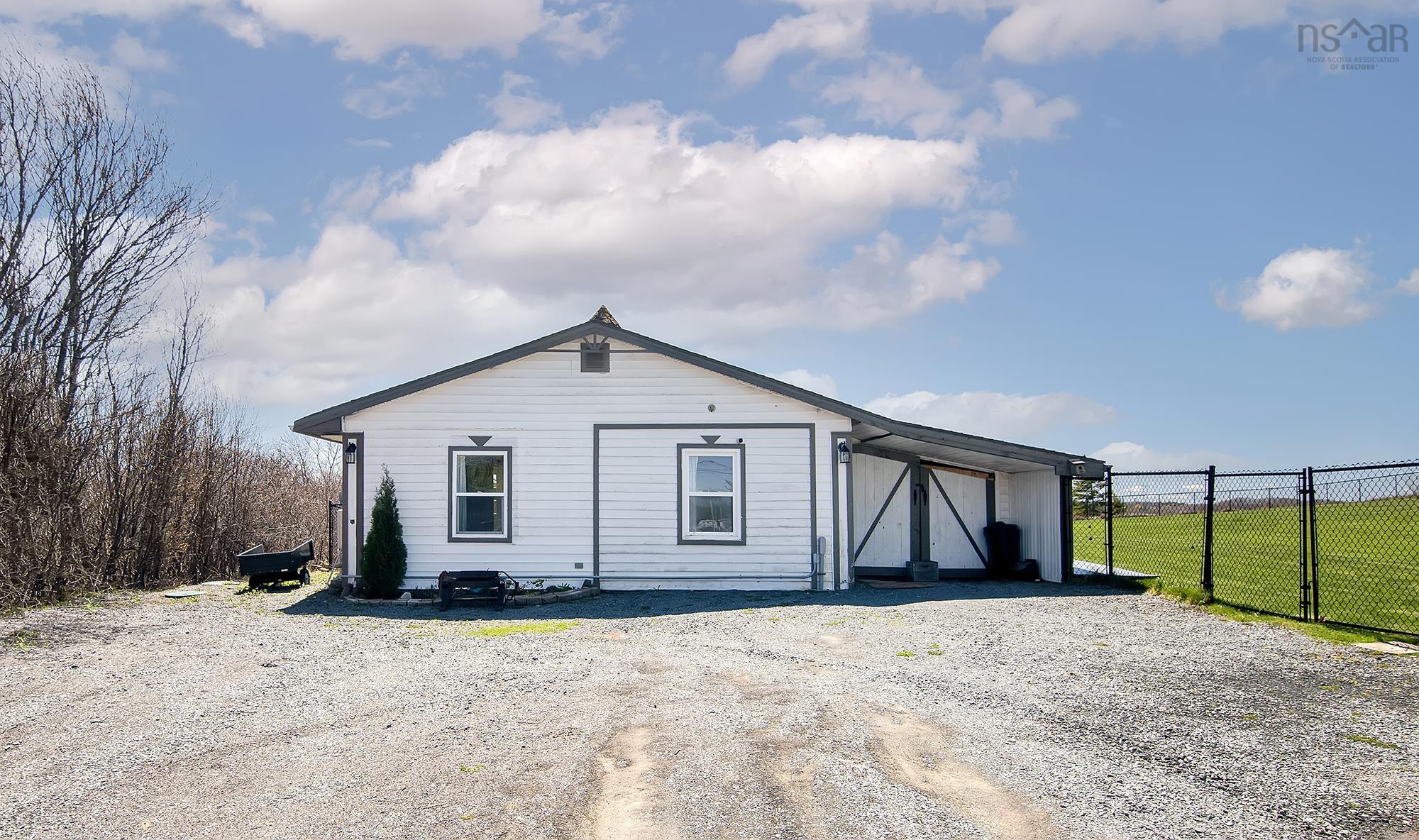 $549,900.00: 1158 Avondale Road, Poplar Grove