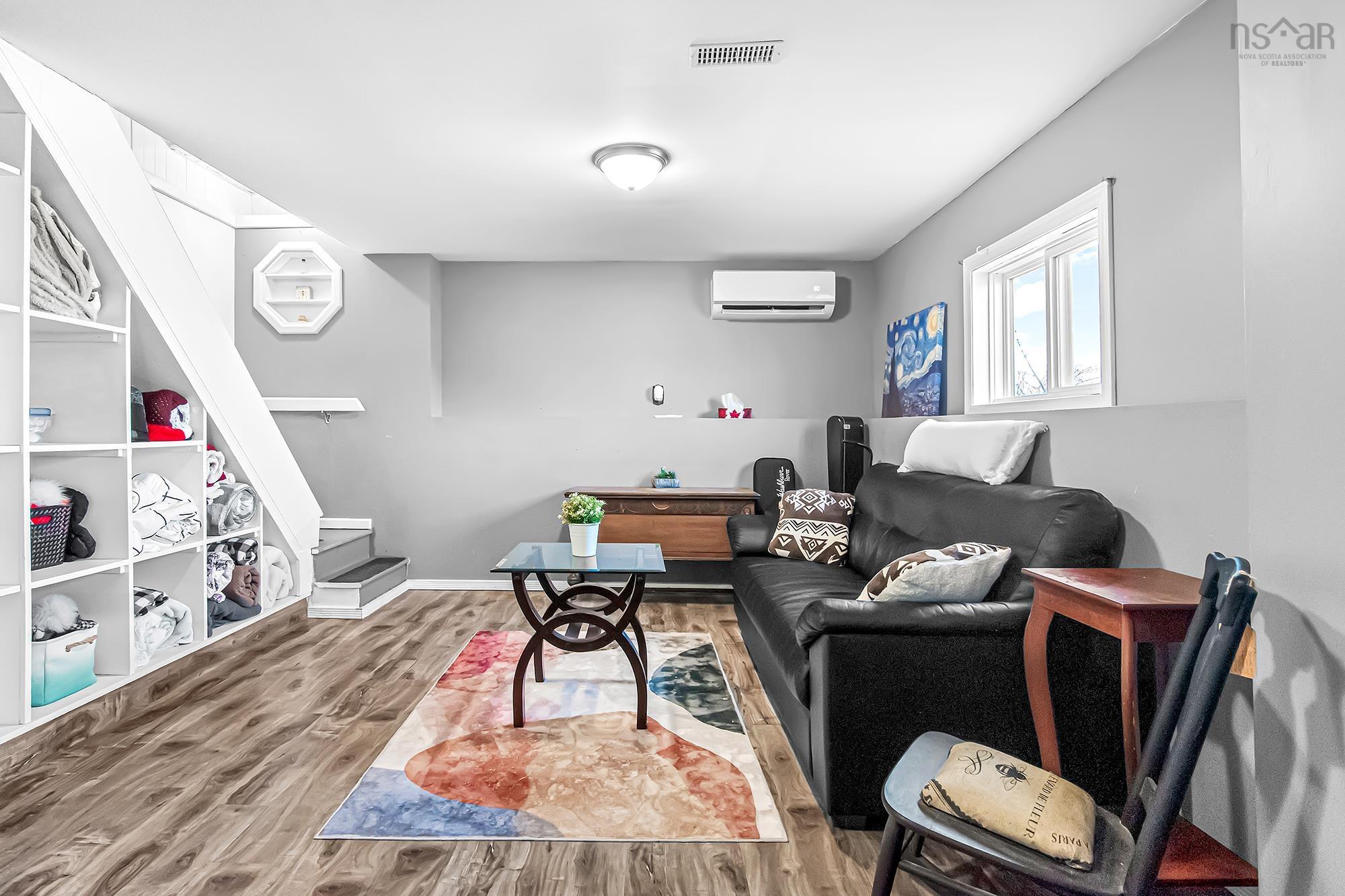 $549,900.00: 1158 Avondale Road, Poplar Grove