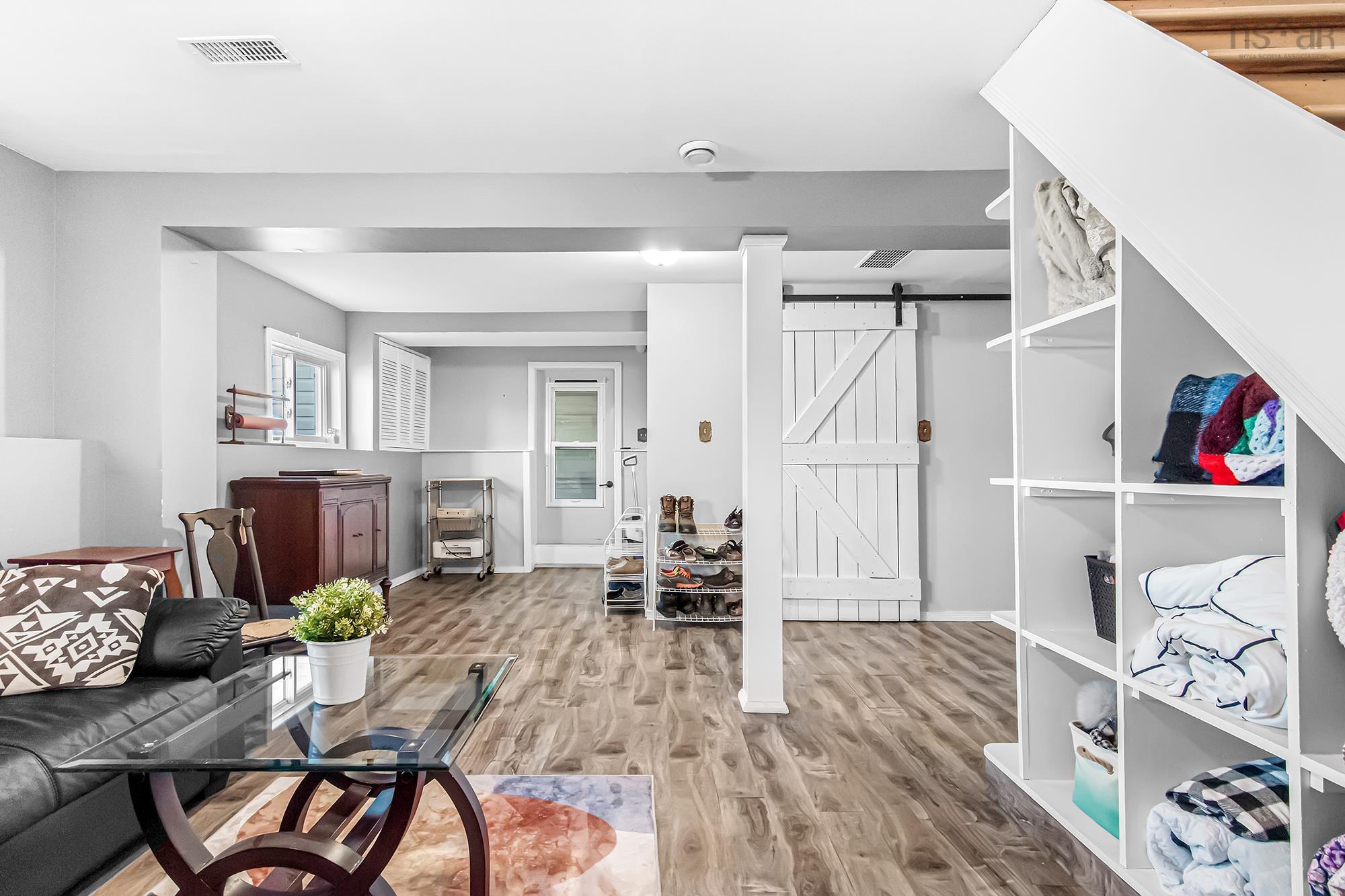 $549,900.00: 1158 Avondale Road, Poplar Grove