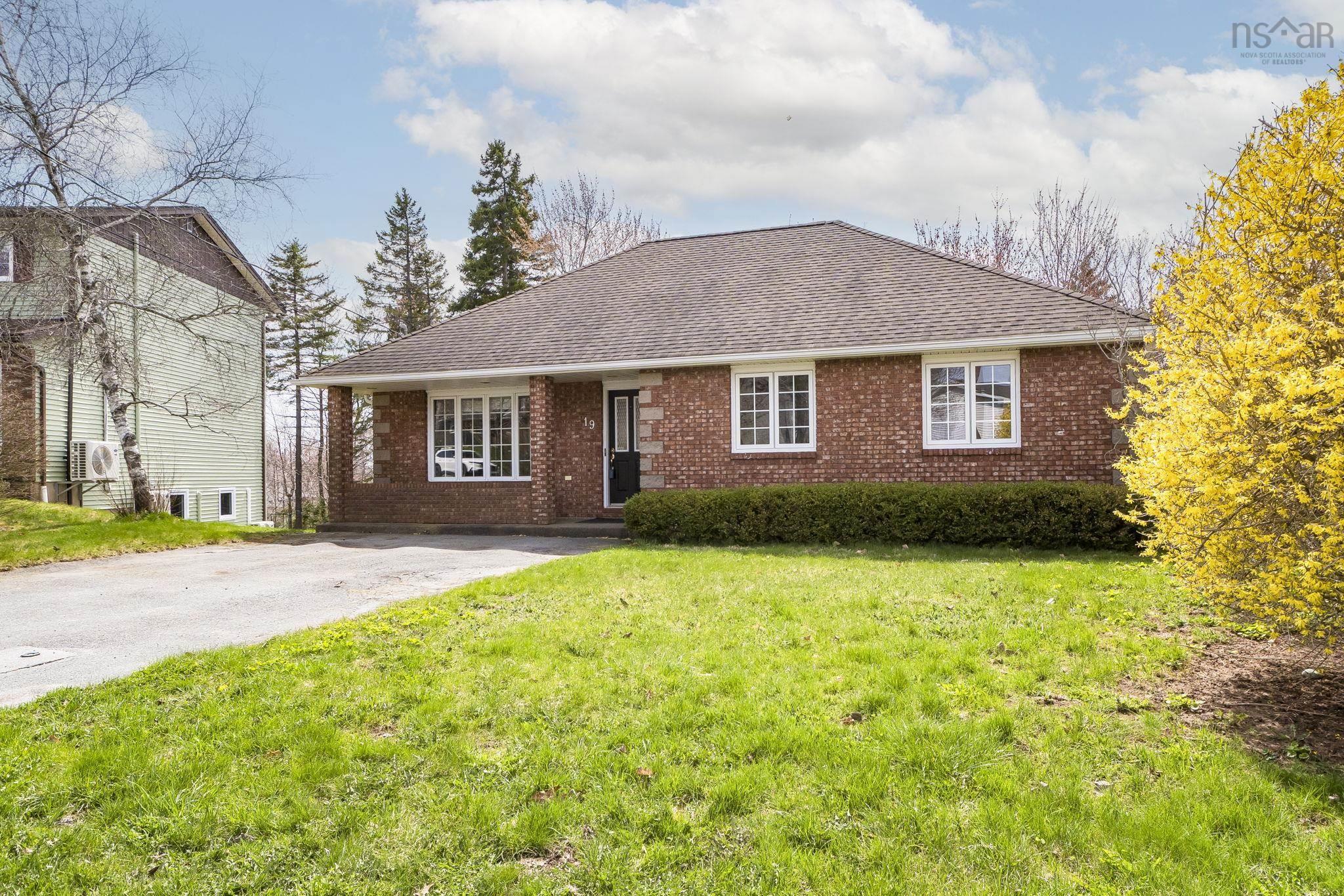 19 Columbo Drive, Dartmouth, NS (MLS® 202610120) | Dartmouth Real Estate | RE/MAX Halifax