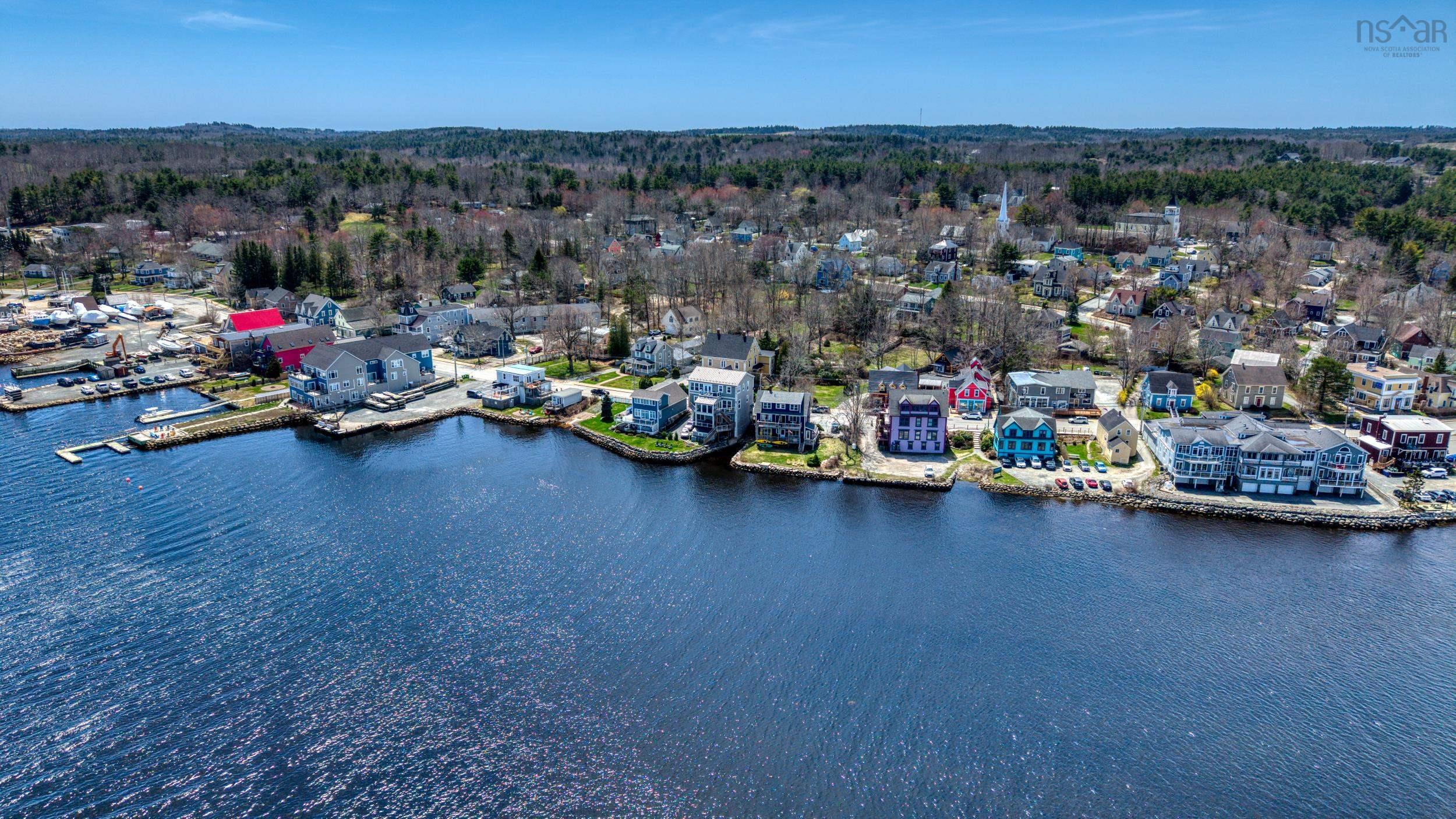 $474,900.00: 2 601 Main Street, Mahone Bay