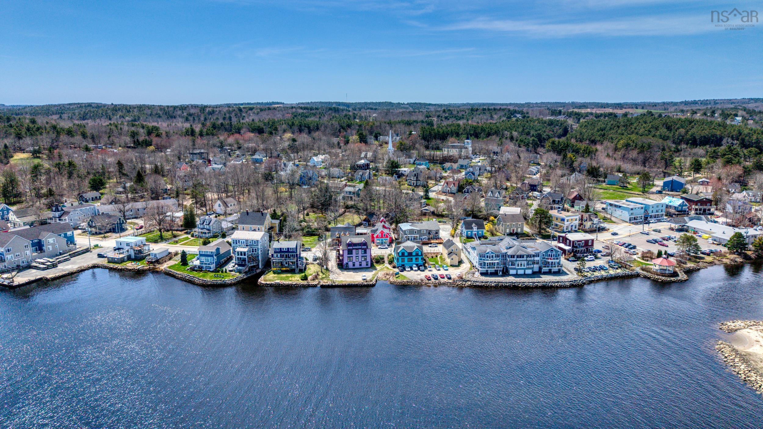 $474,900.00: 2 601 Main Street, Mahone Bay
