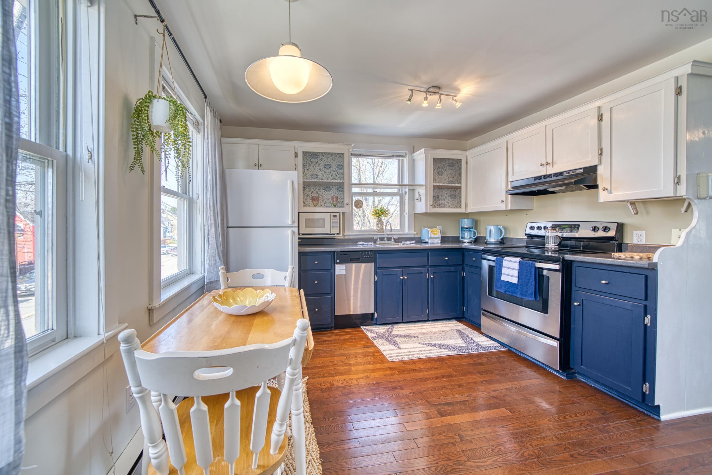 $474,900.00: 2 601 Main Street, Mahone Bay