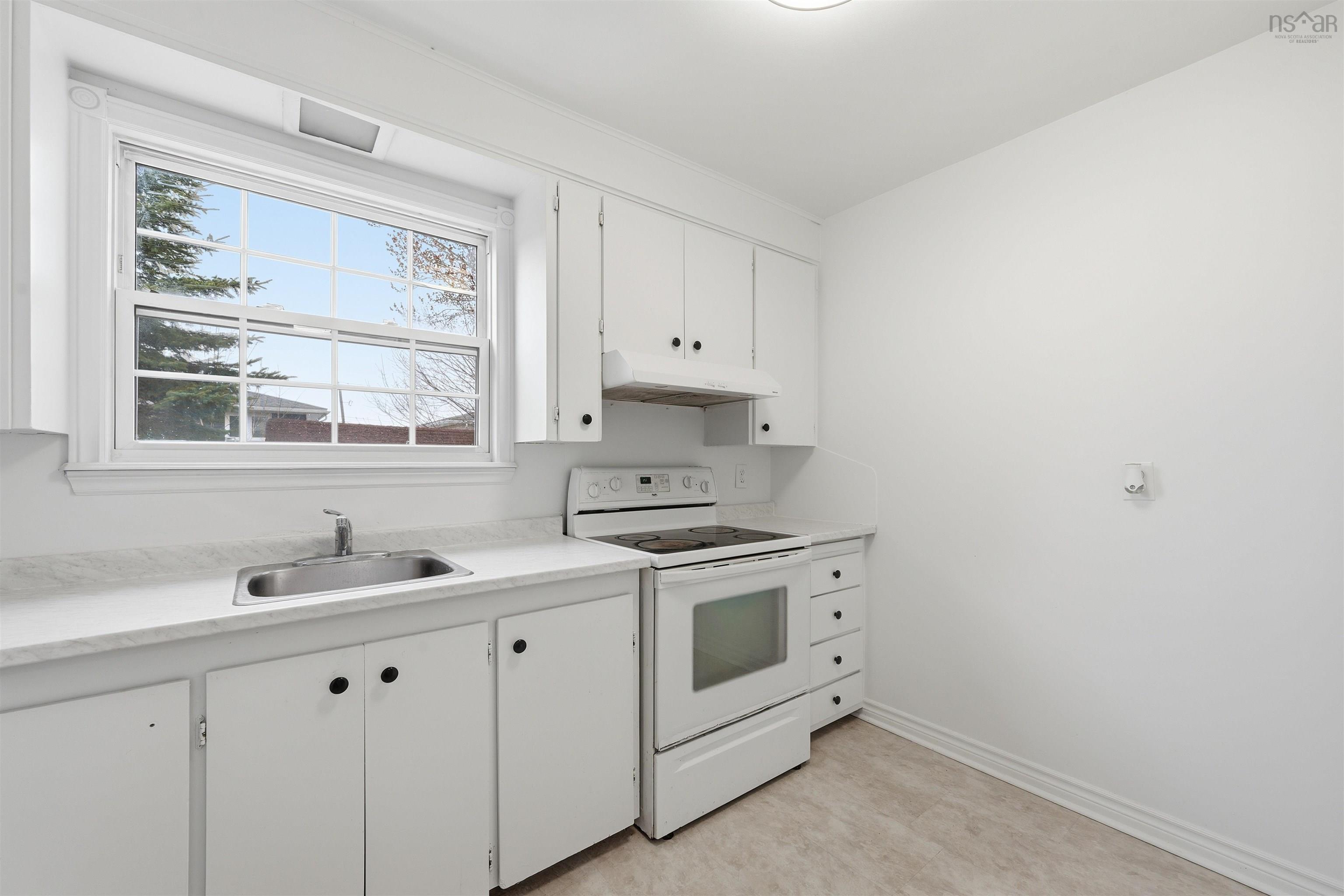 $399,900.00: 18 Roblea Drive, Dartmouth