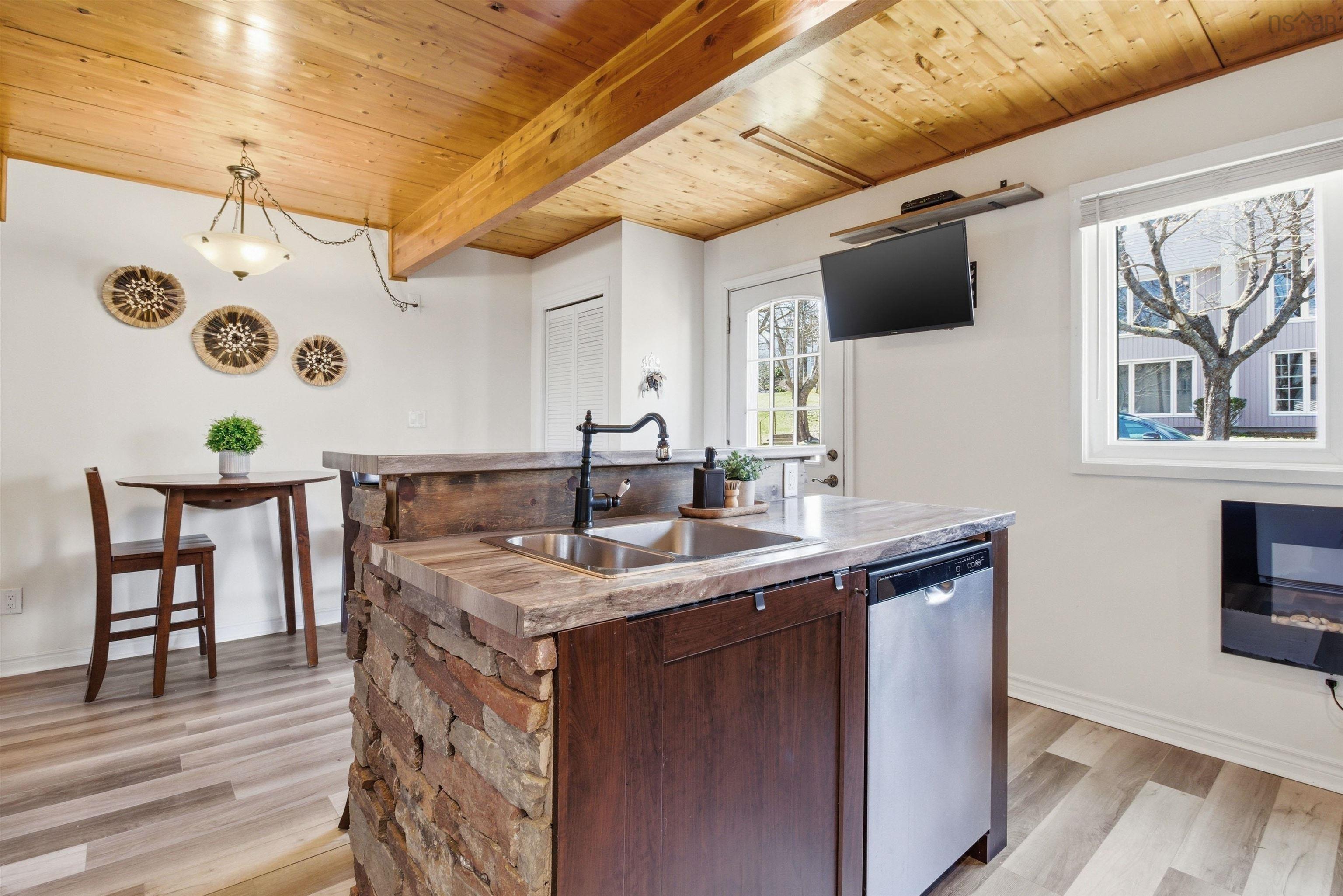 $399,900.00: 35 Limerick Road, Halifax