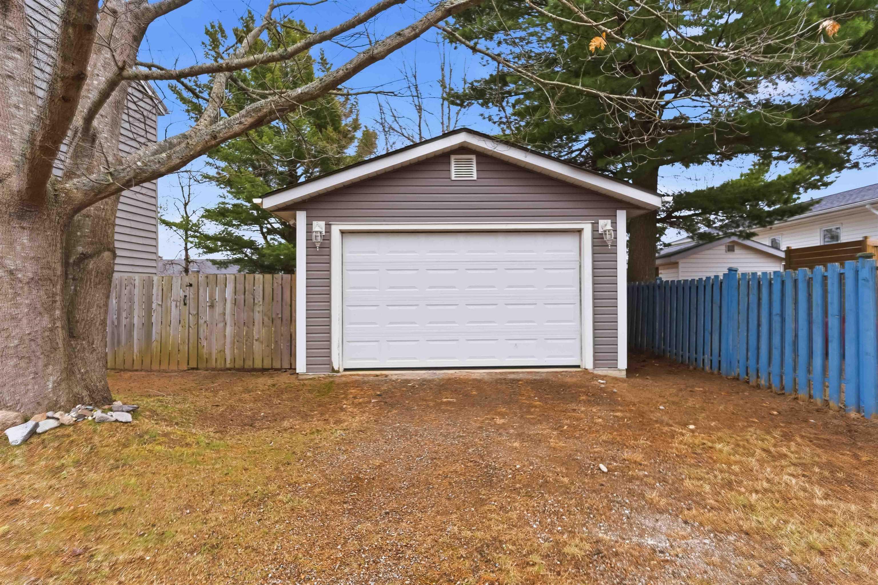 $439,500.00: 994 Aurora Crescent, Greenwood