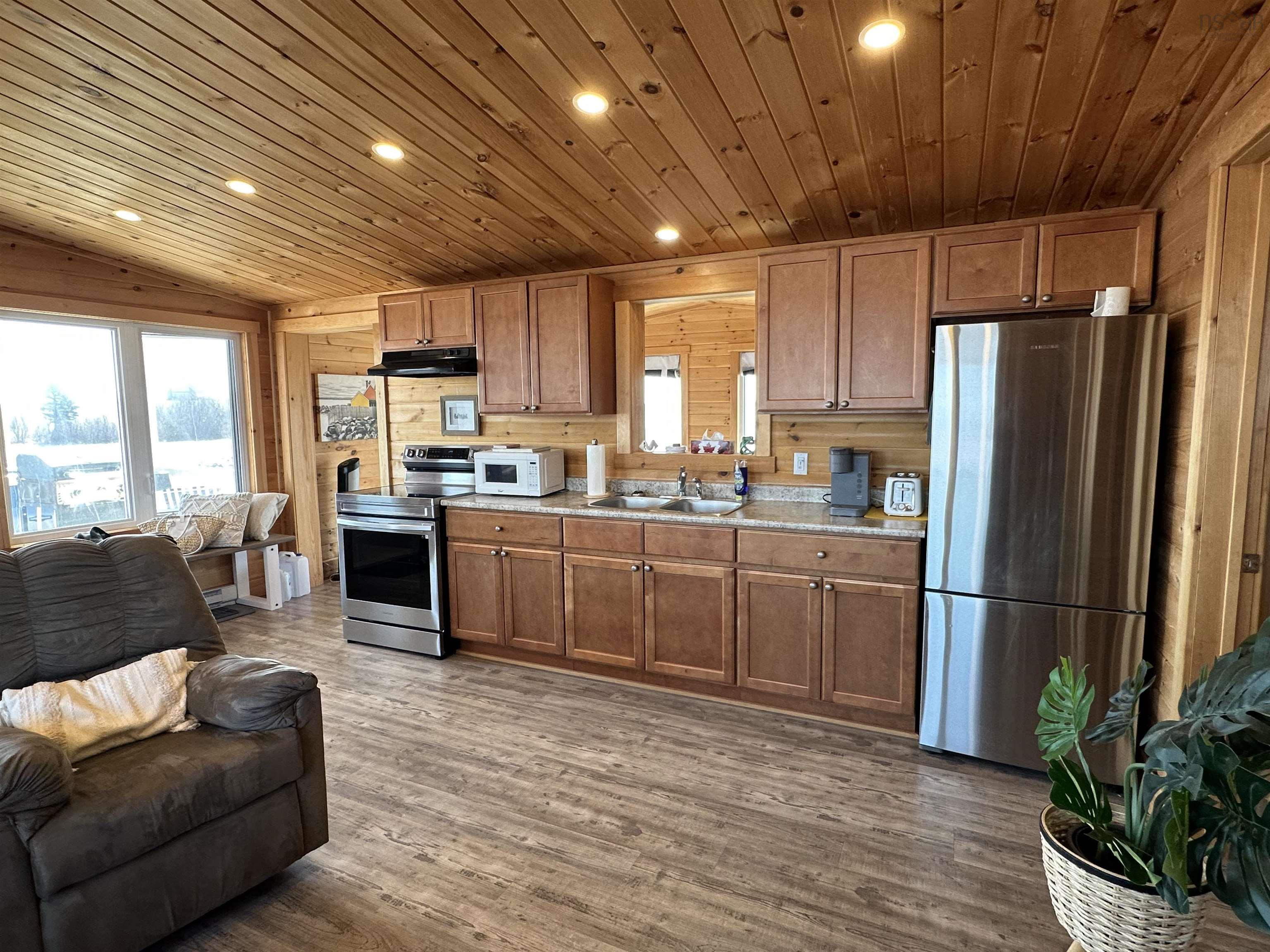 $339,000.00: 565 Caribou Island Road, Caribou Island